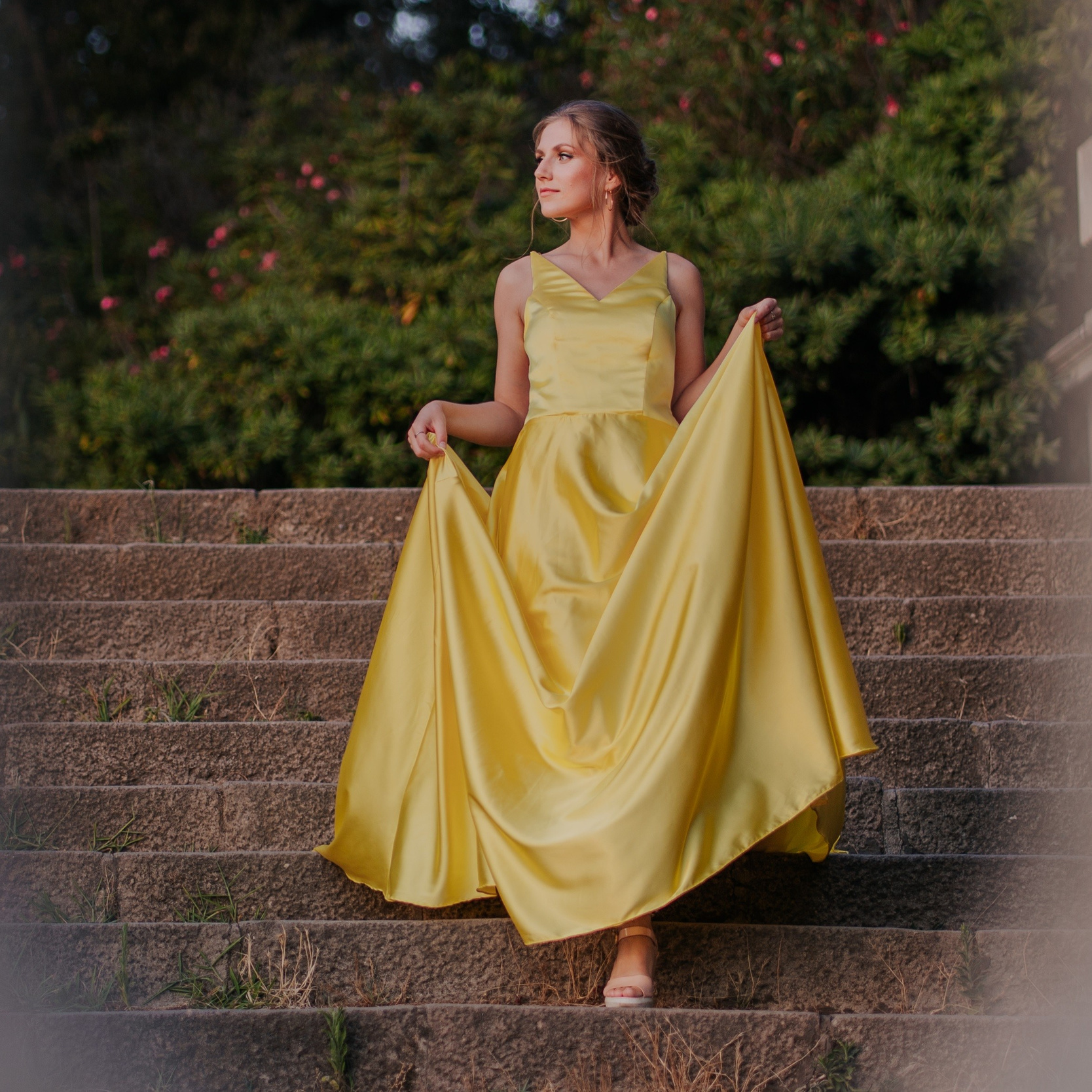 DiaFoto Luxury Dress Photoshoot in Barcelona | Dress Rental & Wow. DiaFoto — Barcelona Photographer | Wow Photoshoots