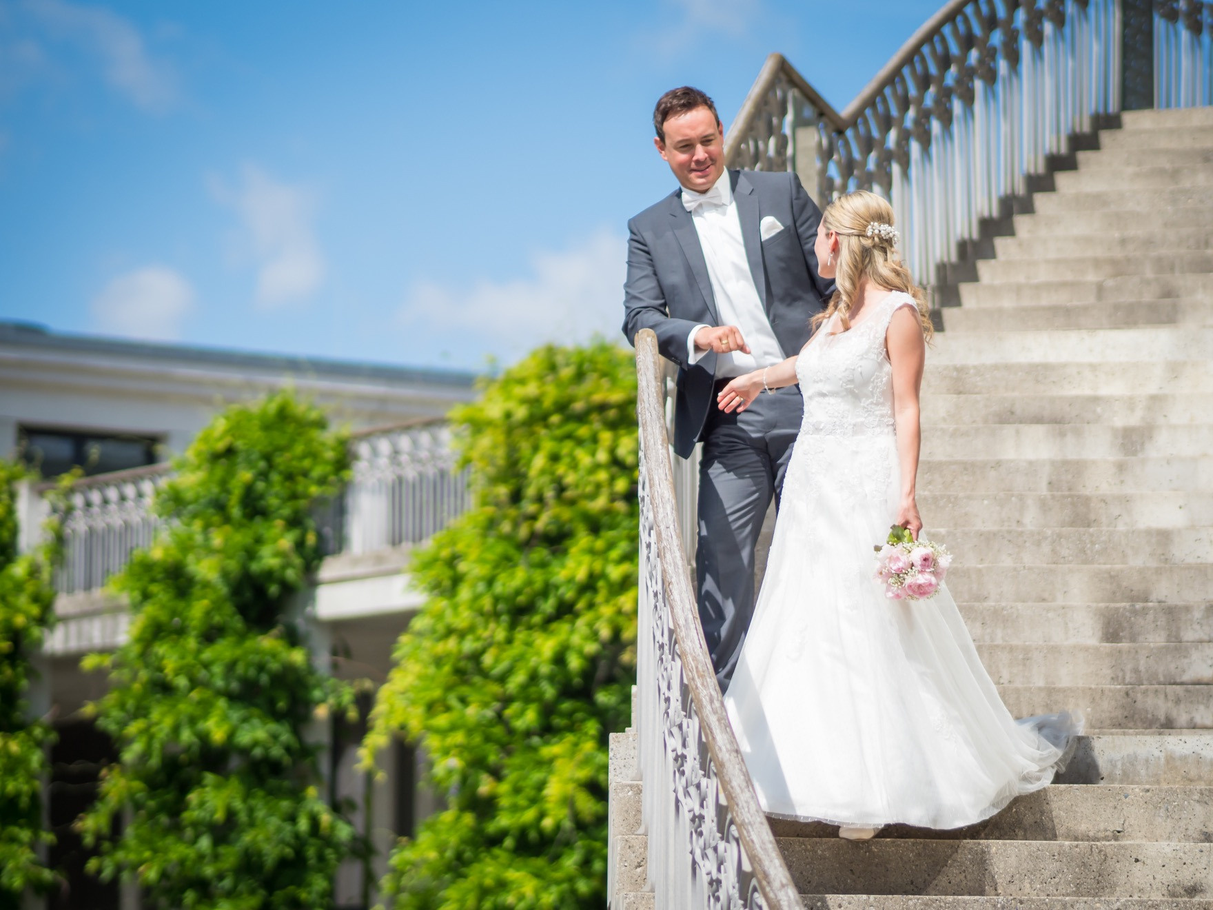 Hochzeitsreportage. Ich bin Max, Designer, Art & Hochzeitsfotograf aus Germaringen