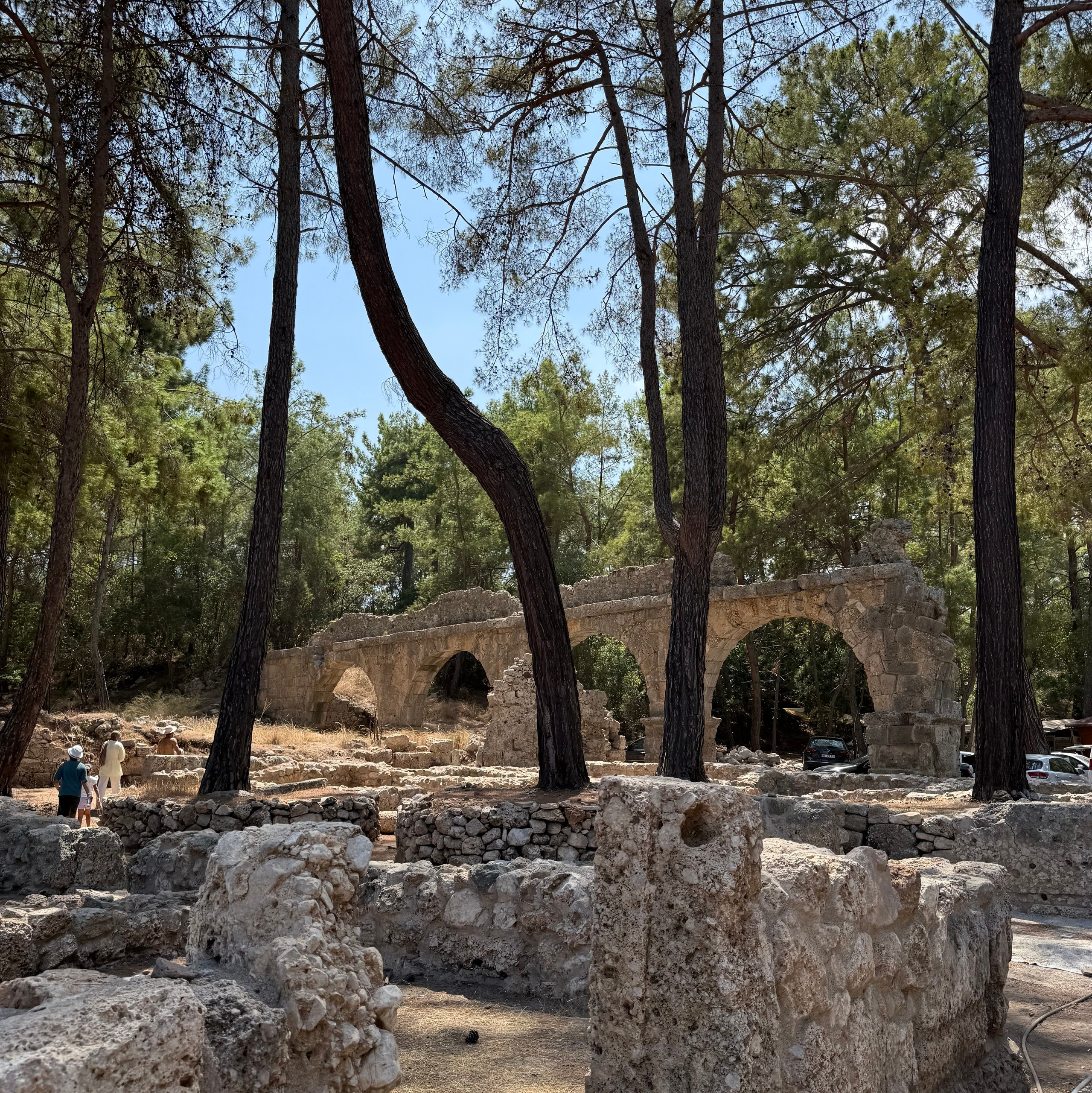 9 Tage in der Türkei: Entspannt und locker. Zwei Tage in jeder Stadt: Istanbul, Antalya, Kaş und ein Villenaufenthalt mit Bergblick