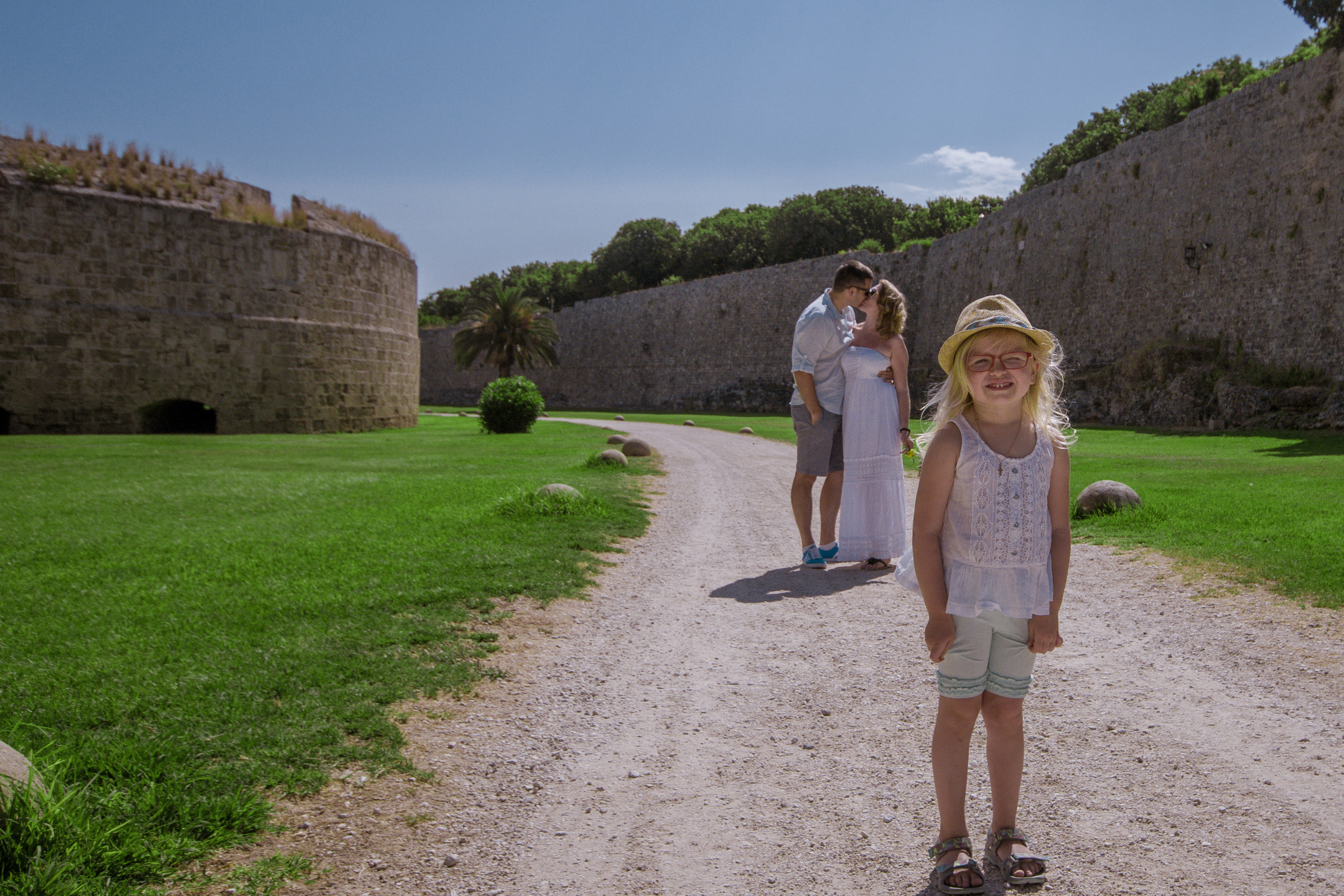 Стоимость. Photographer at Santorini