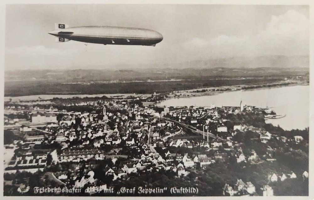 Vintage postcard: airship “Graf Zeppelin” and aviation history. Photographer, collector of vintage postcards, and creator of stories at the intersection of the past and the personal. Irina Dainakova