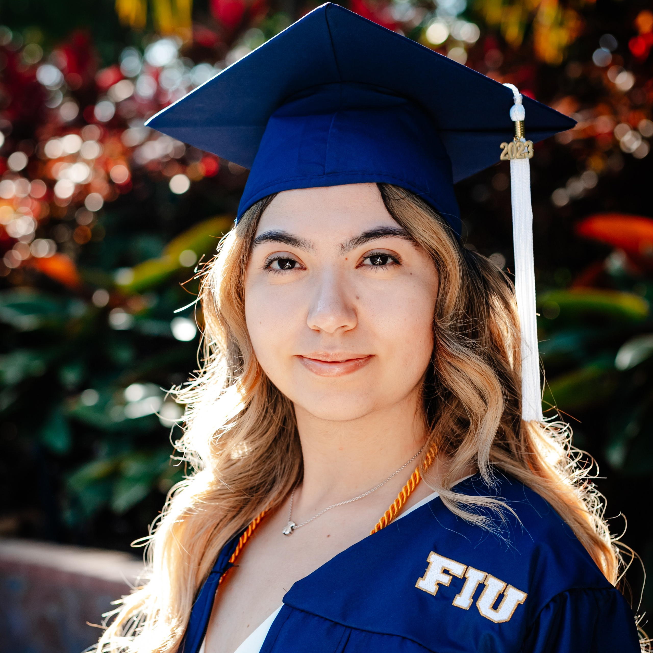 Graduation photographer in Miami. Portrait and graduation photographer Marina Simanava