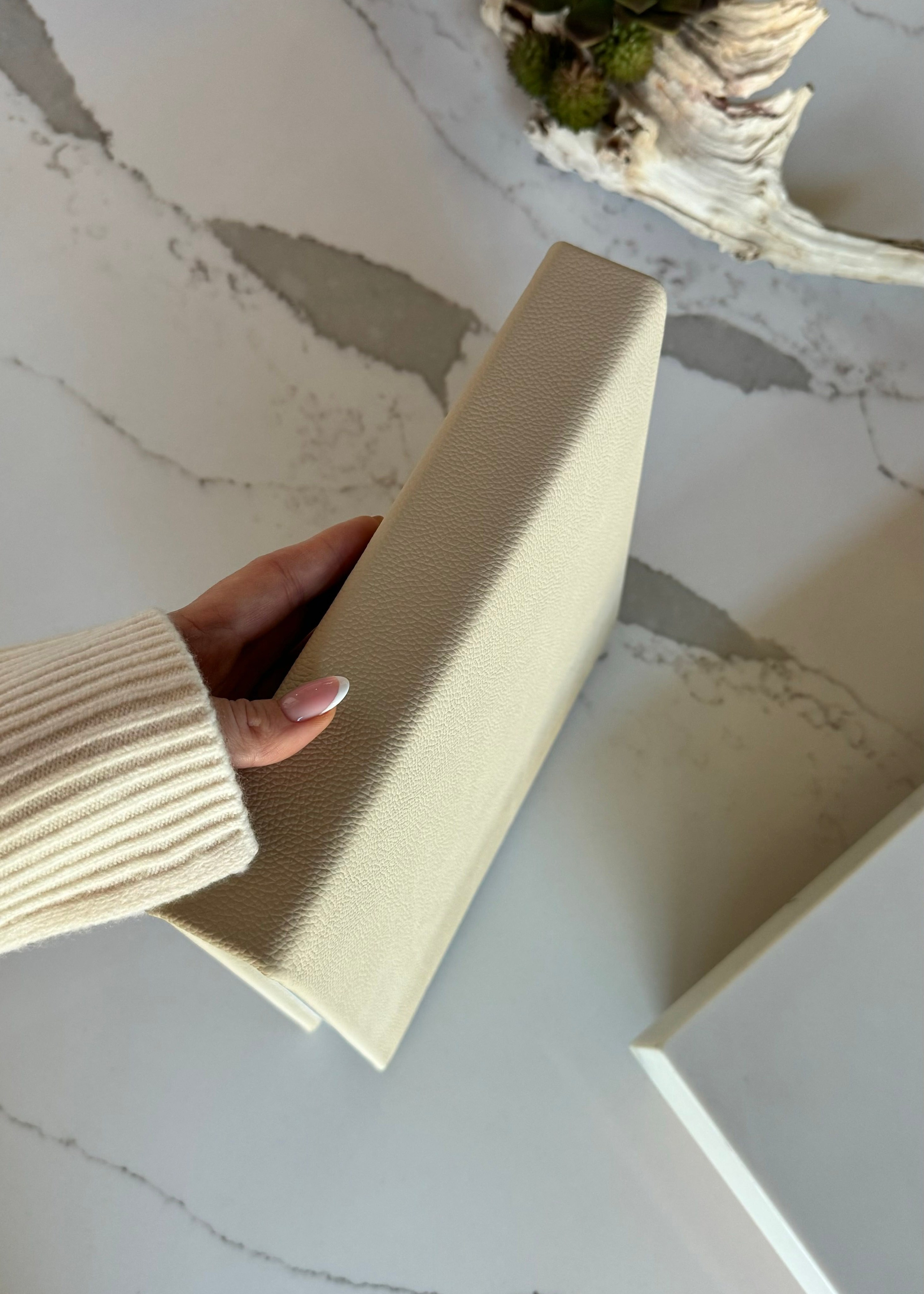 Newborn At-Home Photo Shoot Guide. Maternity, newborn photographer in the Bay Area|Iryna Rakivnenko