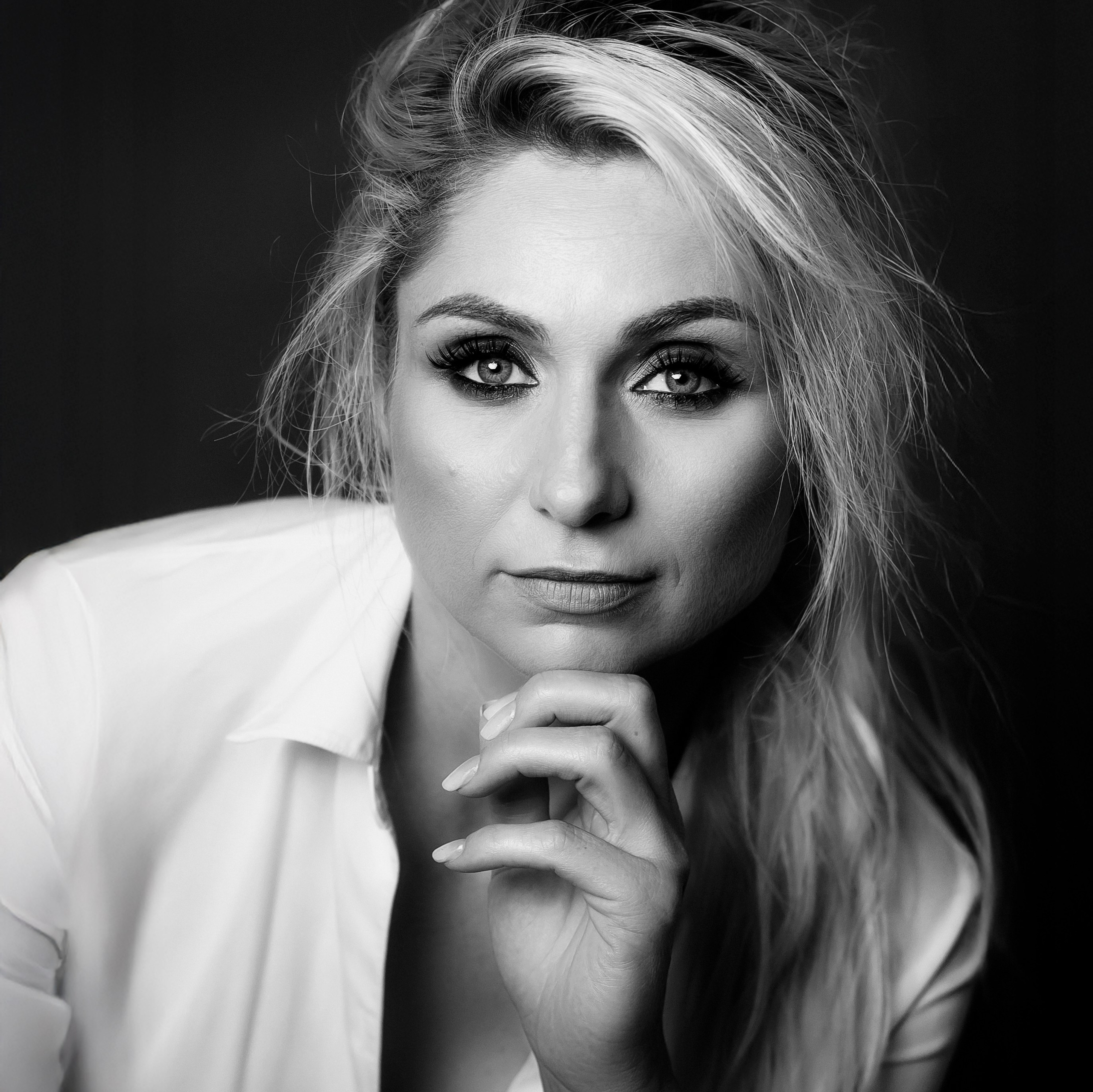 Elena Mascan – Fotograf newborn, maternitate, portret, smash the cake & branding personal | La Femme Studio Photograpy|Constanţa