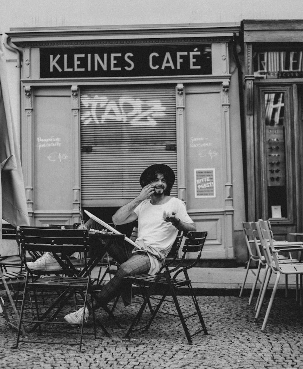 Elevate your business with a dynamic lifestyle photoshoot by amradedic.com. Discover the possibilities at amradedic.com.