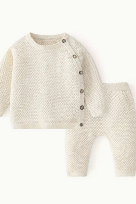 Cake smash outfits for boys. Newborn and family photographer. Hills District. Sydney