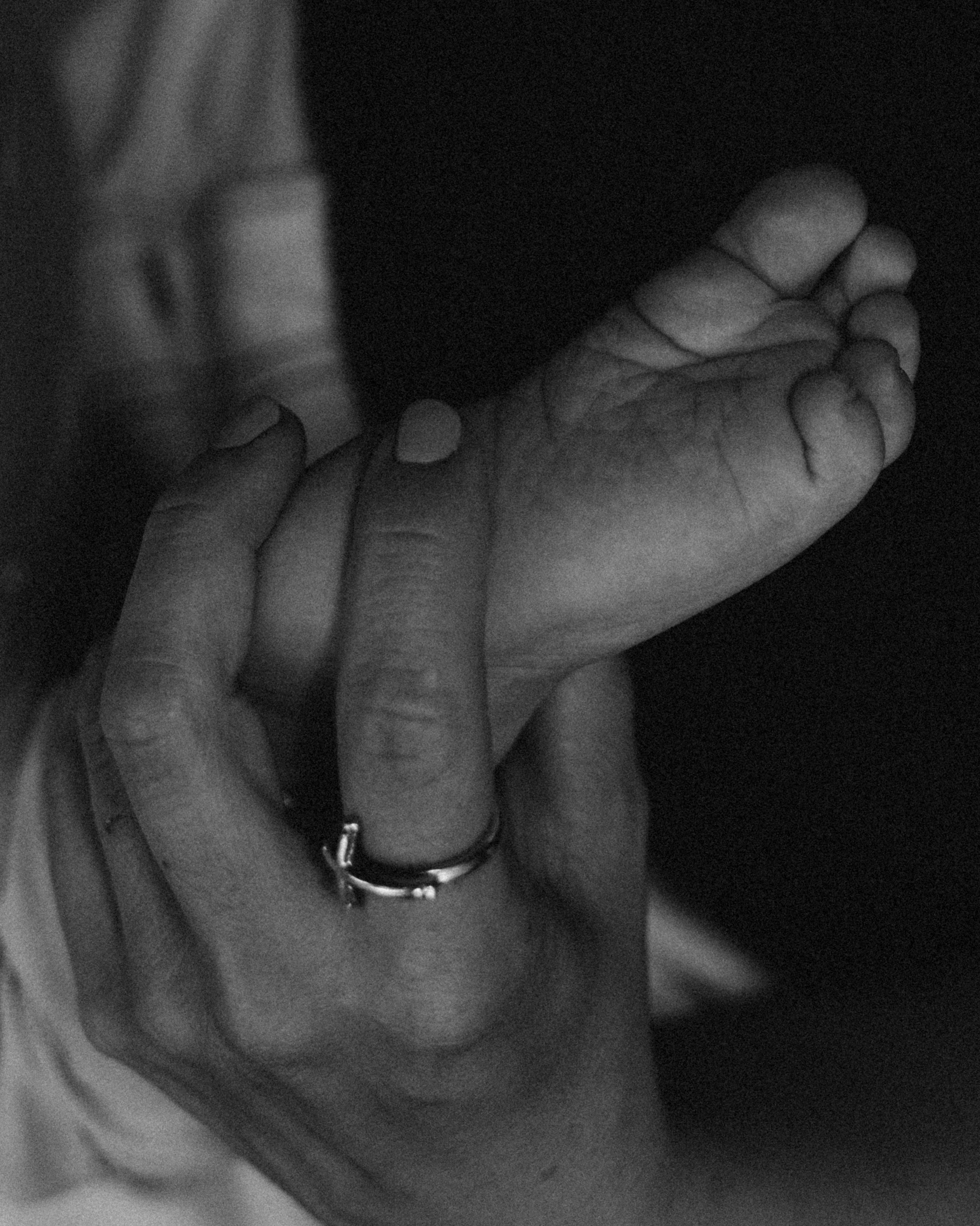 Family photographer Lisa behind the lens – creating warm, meaningful stories with heart and presence