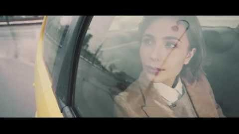 Киноработы оператора, режиссёра, монтажера и выдумщика Ивана Черных. Стрит-фотография, полная абсурда, идиотизма и красоты