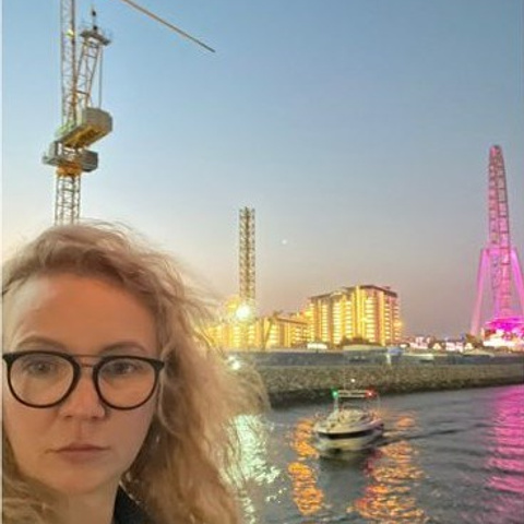 Фотосессия для эксперта — профессиональные фото для сайта, соцсетей и бренда. Change4Life: медитации, выгорание, мягкие навыки, ретриты