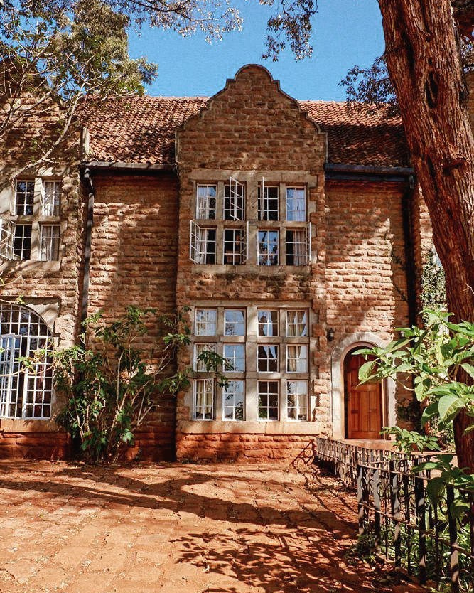 Kenya destination wedding portraits at Giraffe Manor