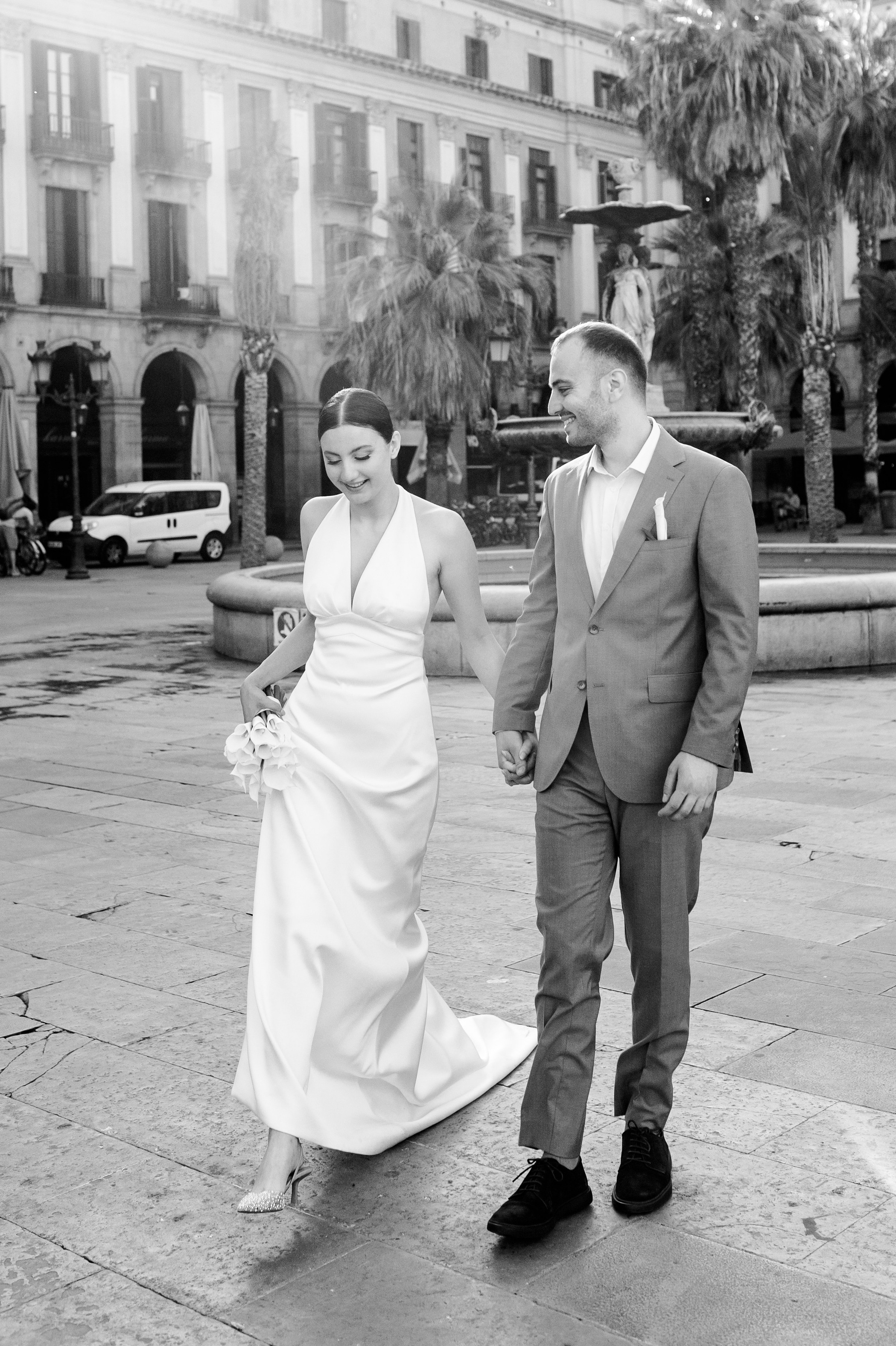 Engagement Session in Barcelona’s Gothic Quarter. Wedding Photographer in Barcelona Lana Alekhina