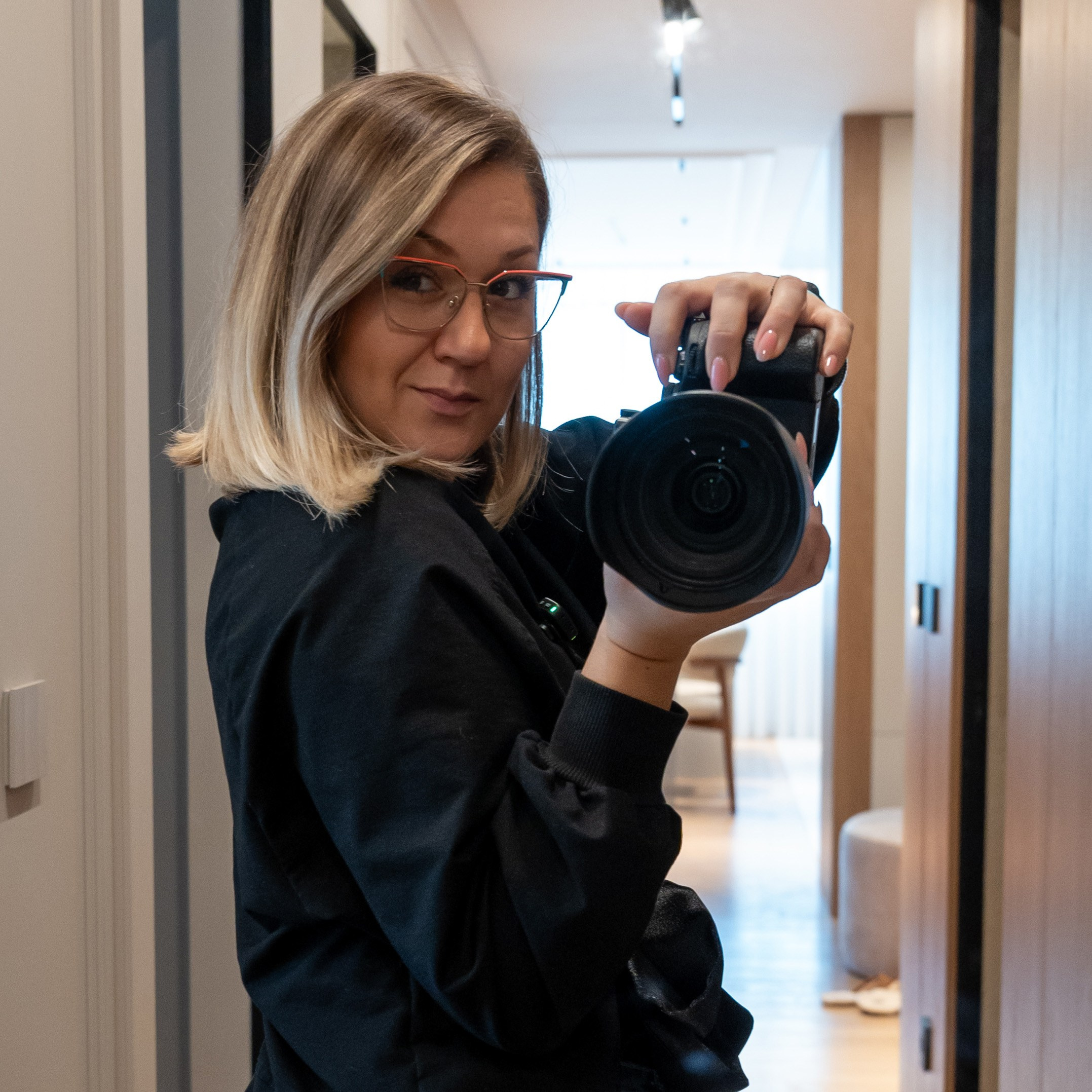 Contact. Fotografisanje i snimanje venčanja Srbija | ST Weddings