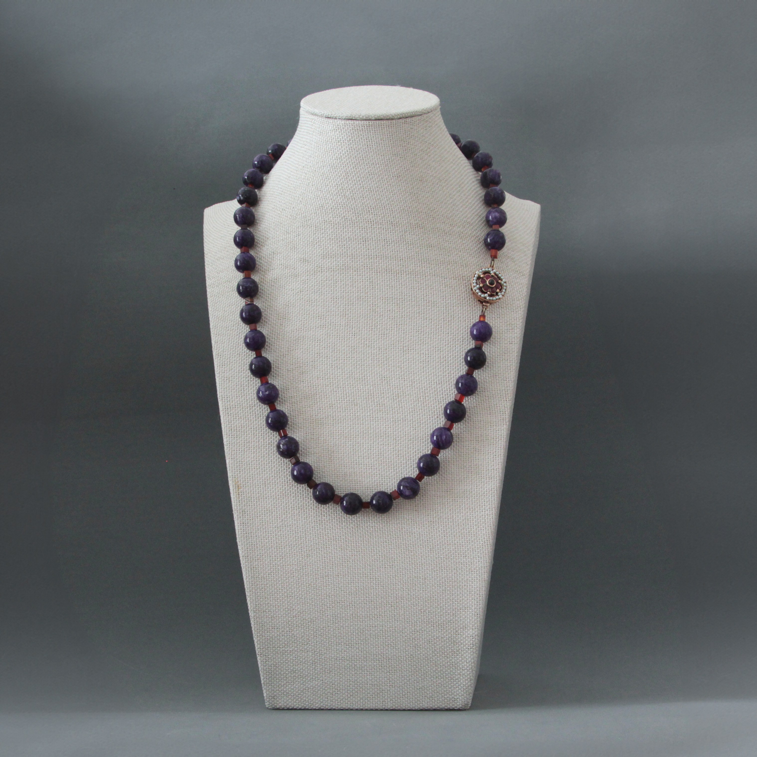 Modern Jewelry. Современнные и актикварные украшения в Барселоне, Москве и Санкт-Петербурге