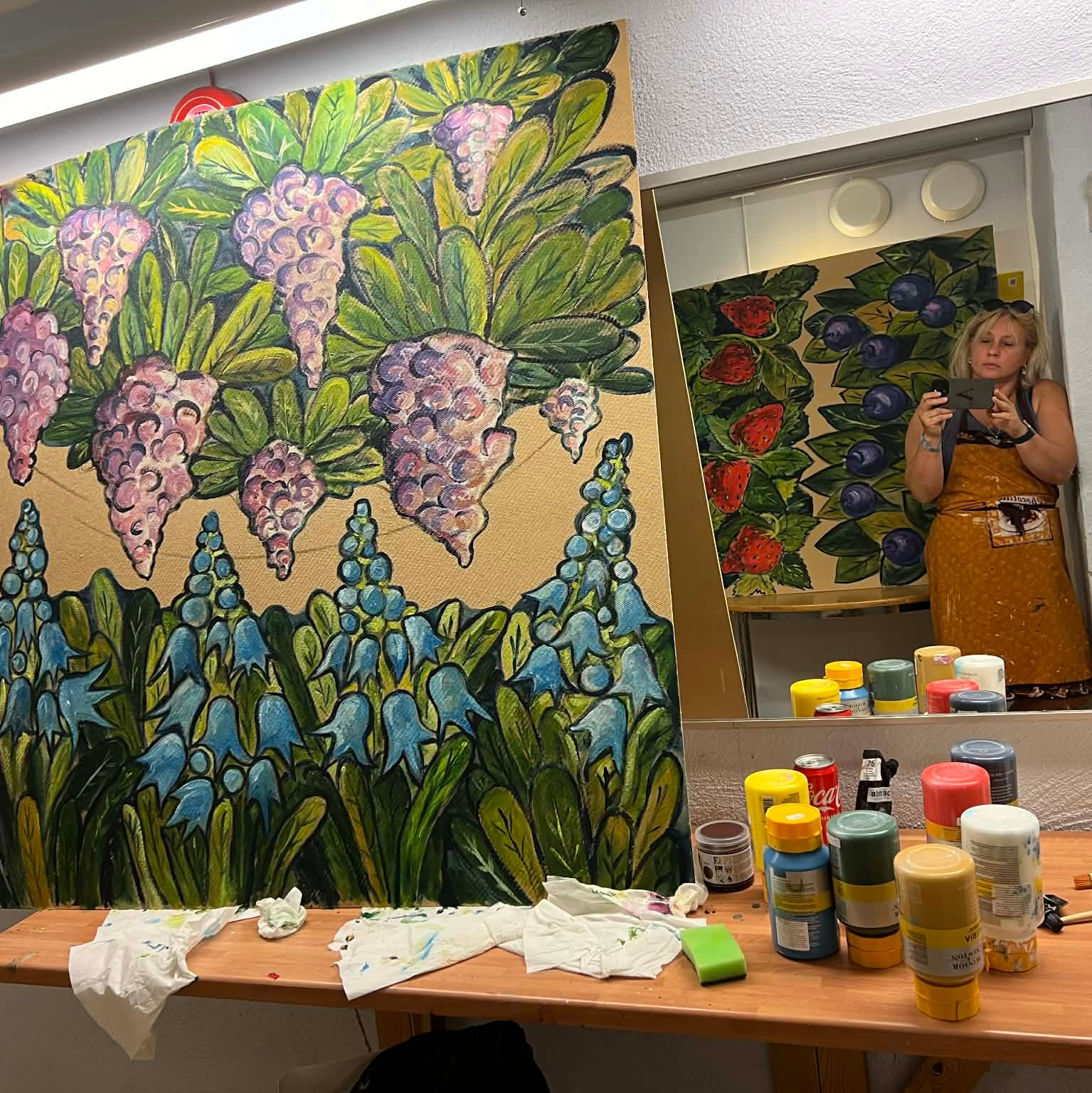 Scenografi. Eugenia Arinstein — konstnär som skapar handgjord måleri och illustration med känsla, färg och närvaro. Verksam i Nynäshamn