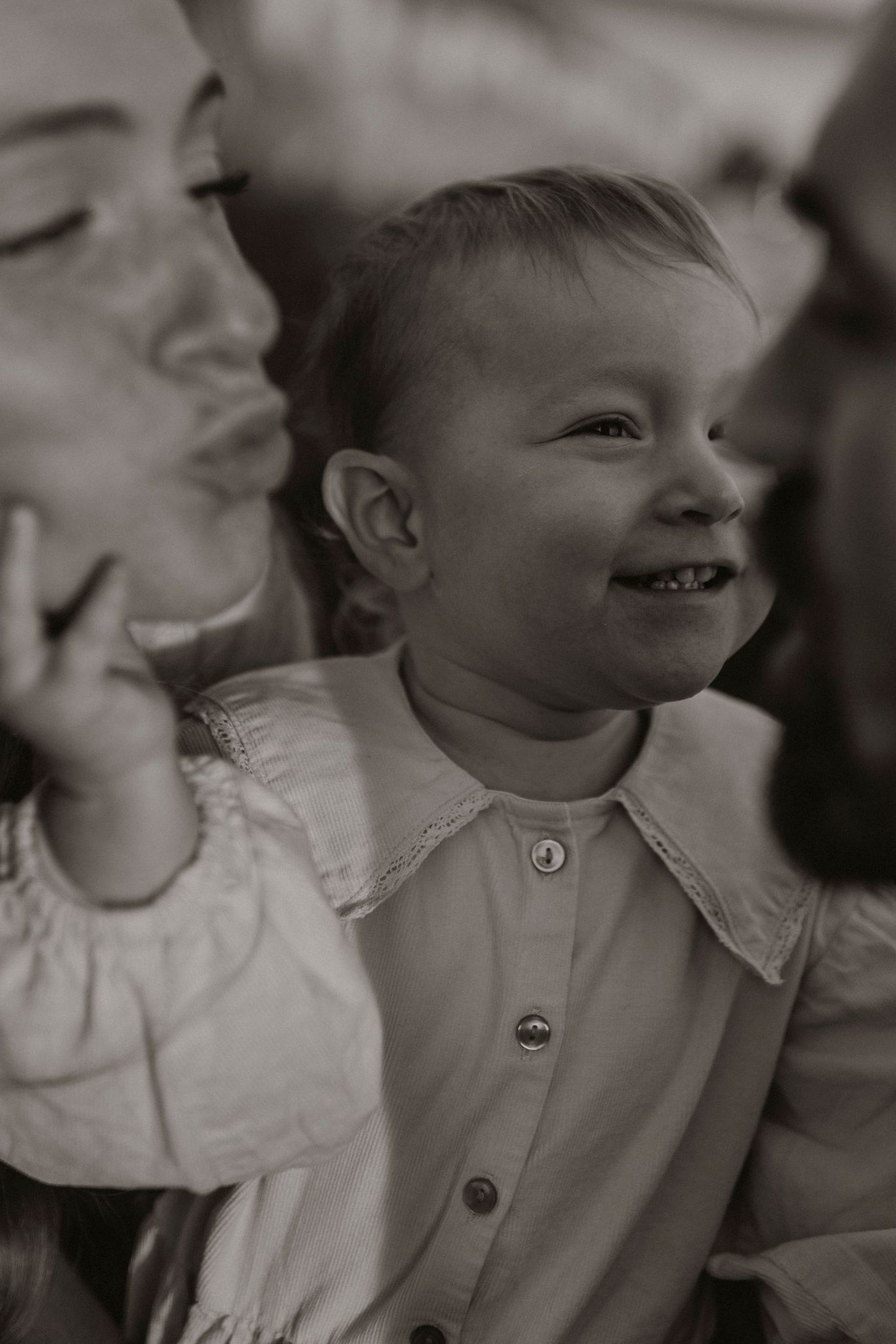 Pricing. Polina Sobol — family & documentary photographer in Bern. Outdoor & urban photo sessions for families, kids and couples