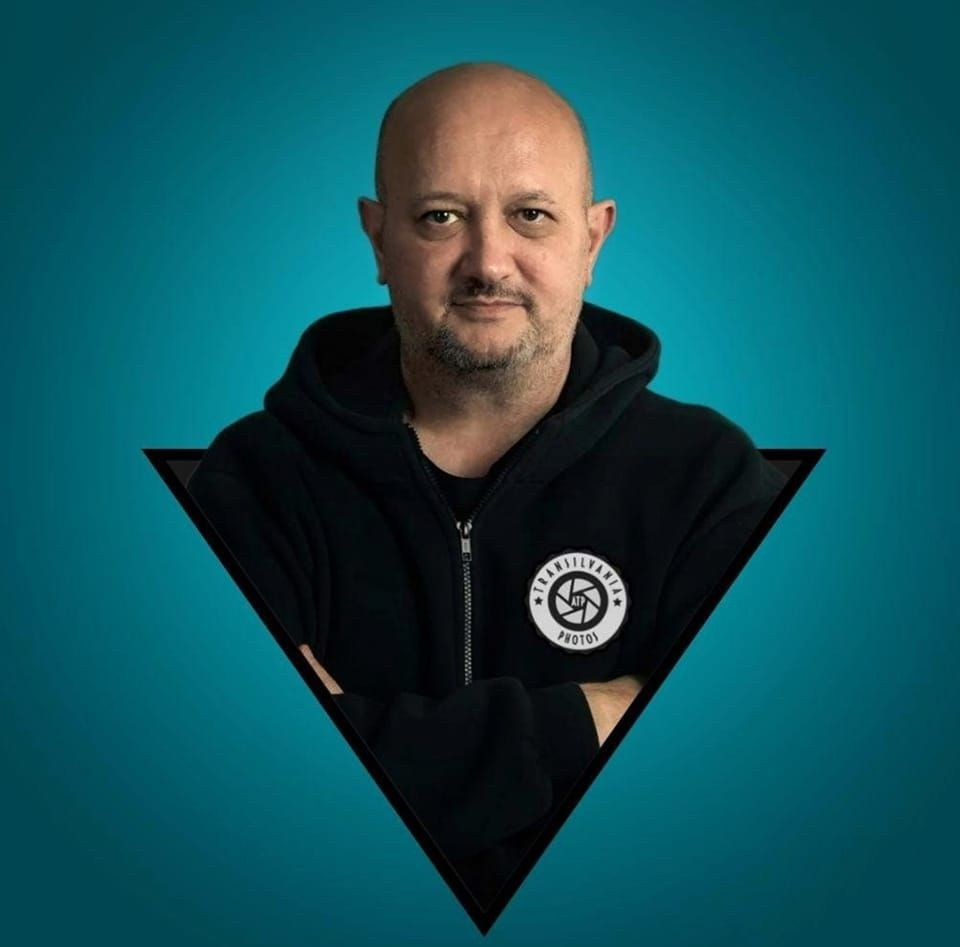 Contact. Vescan Pictures