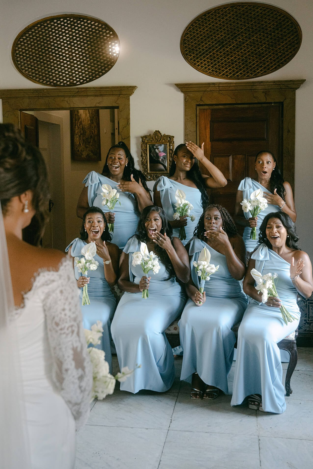 The Bride’s getting ready: wedding morning photography guide. Wedding photographer in Europe. Based in Italy, Lake Como. Aesthetic elegant story-telling