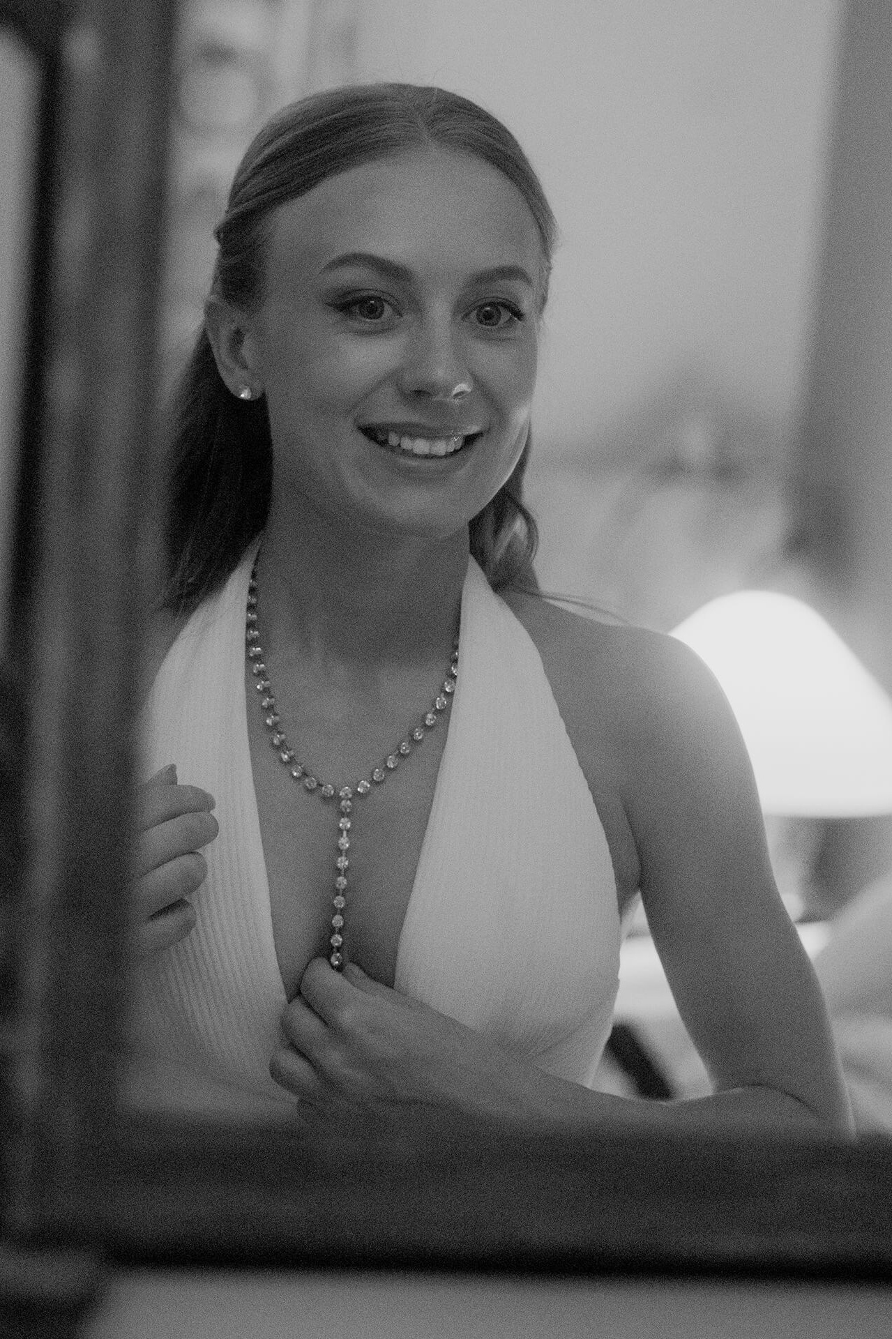 The Bride’s getting ready: wedding morning photography guide. Wedding photographer in Europe. Based in Italy, Lake Como. Aesthetic elegant story-telling