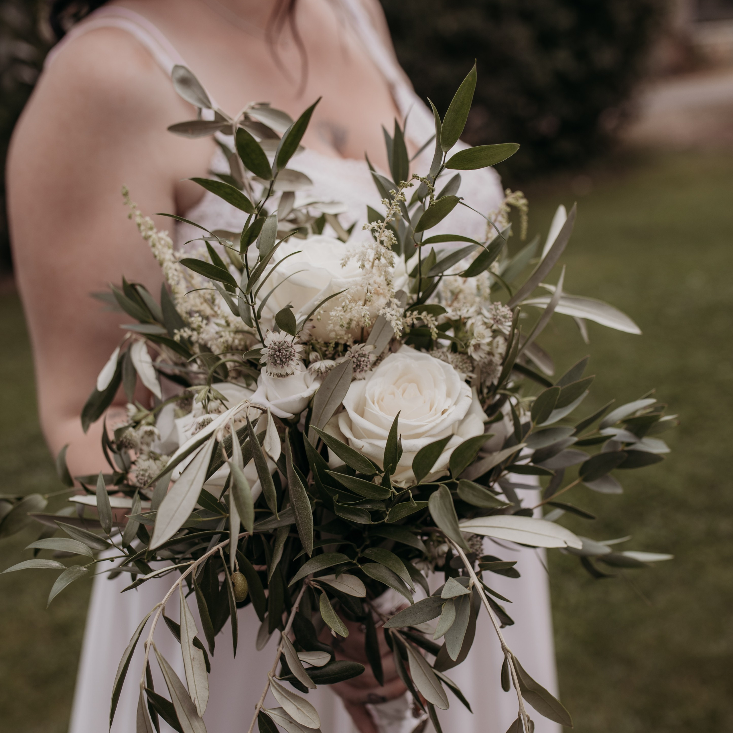 Emotionale Momente während der Trauung im Weingut Mussler – Hochzeitsfotografin für freie Trauung bei Frankfurt am Main