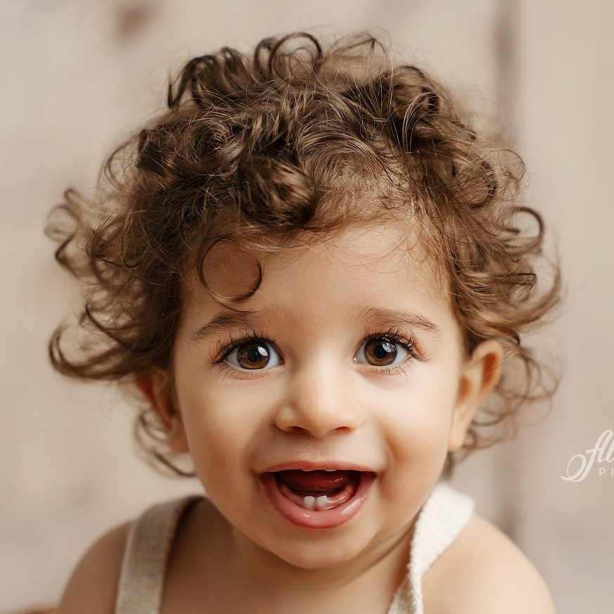 Milestone photo session for 3 months old baby. Sydney family photographer.