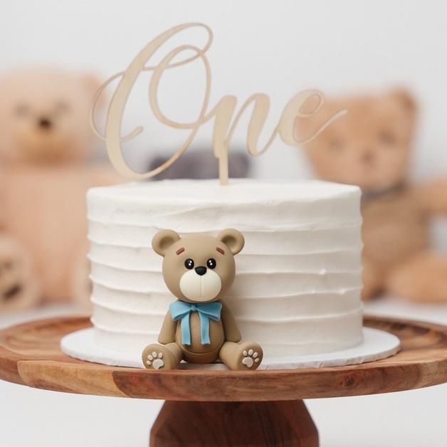 Cake smash session. Newborn and family photographer. Hills District. Sydney