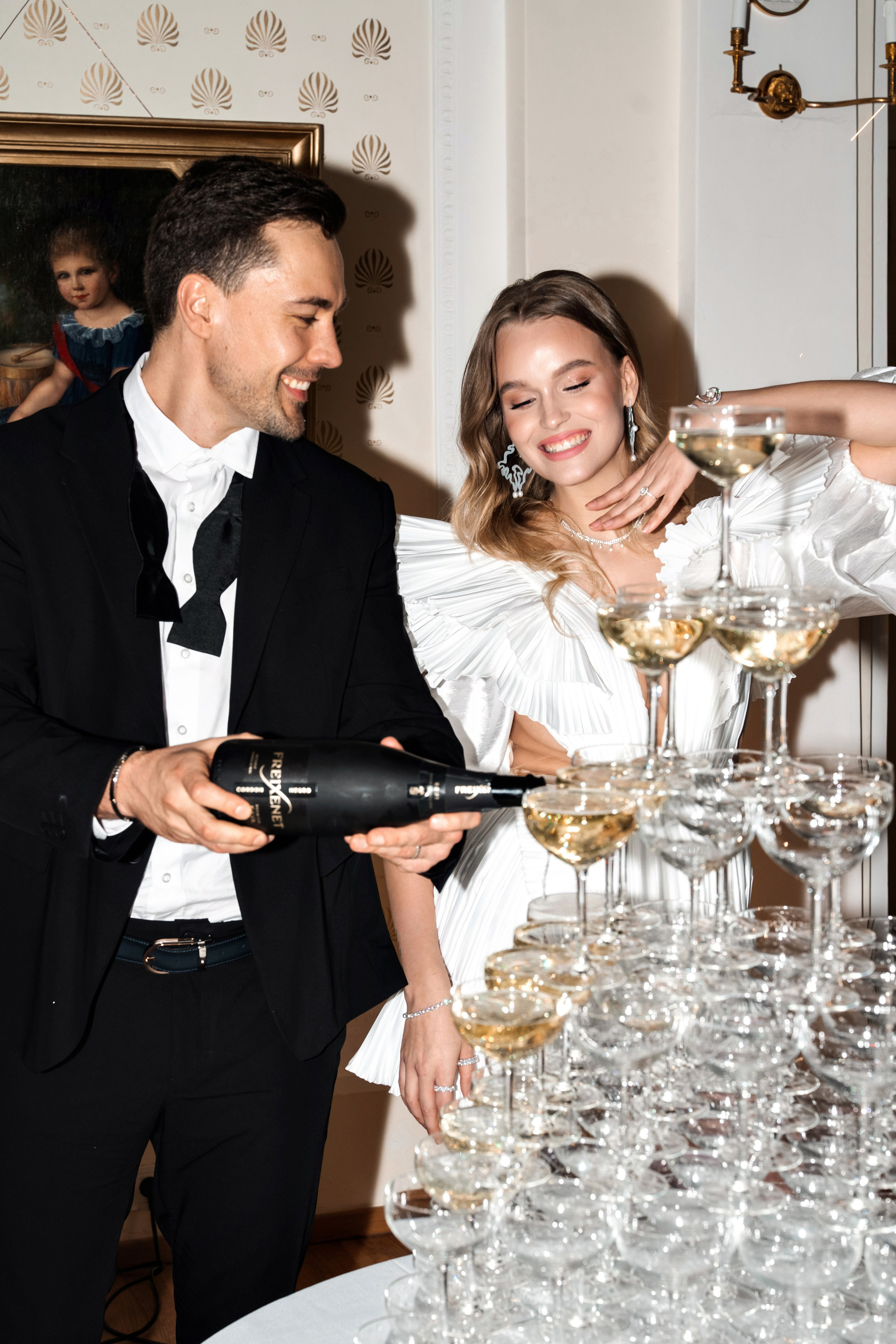 Wedding photographer in Tallinn. Wedding Photographer in Marbella, Como, Tuscany, Cannes