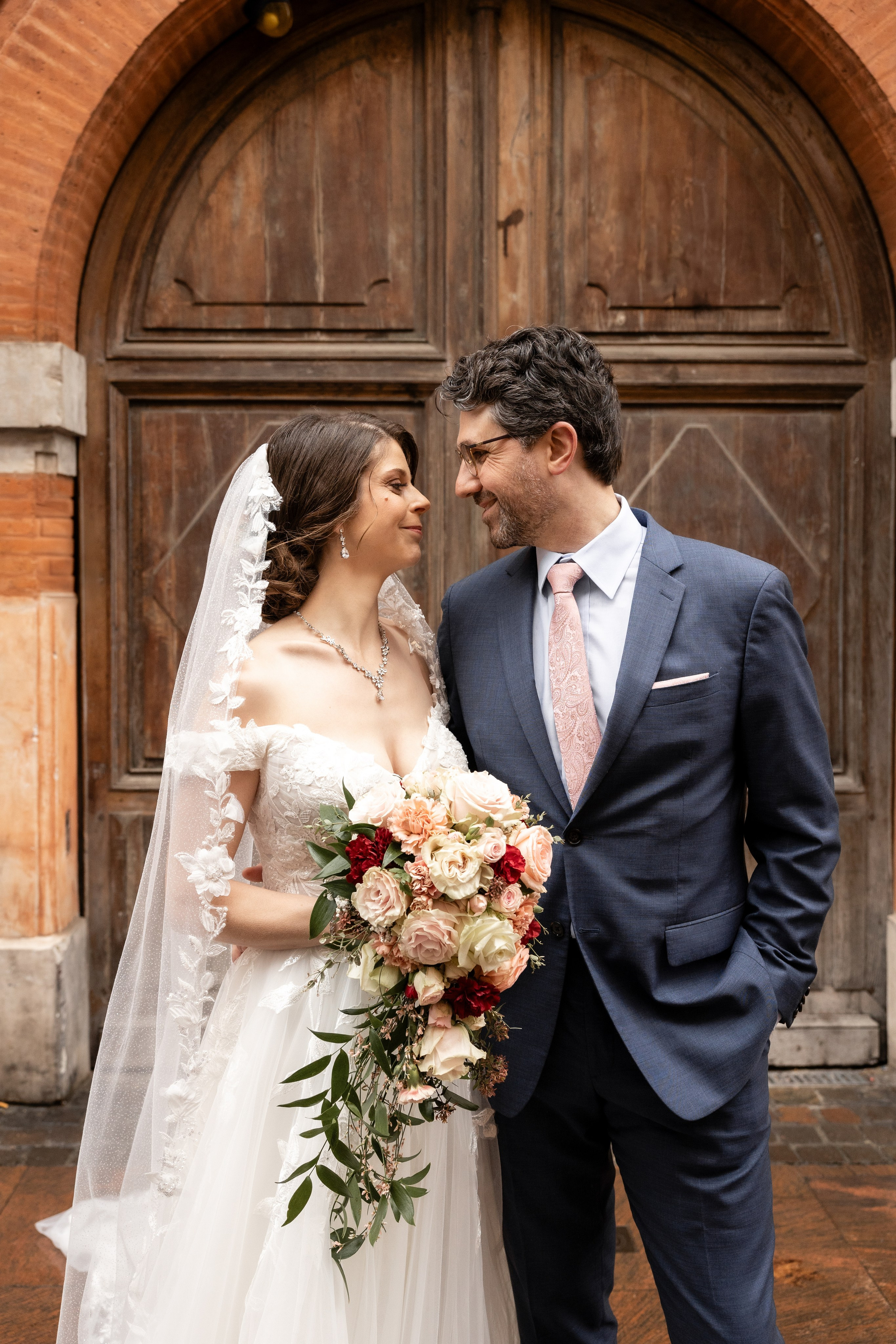 Wedding at the Capitole in Toulouse, France. Eugénie Smirnova — your photographer in Toulouse and southwest France