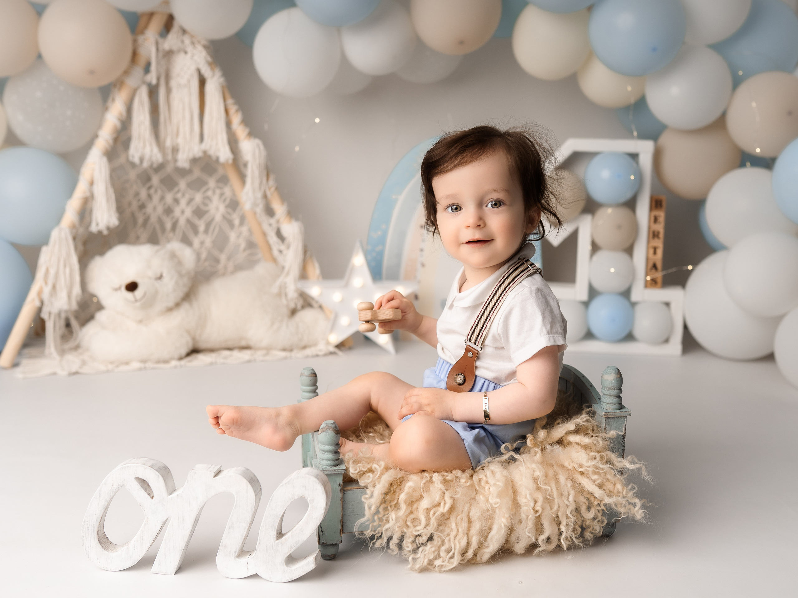 Esu Aleksandra naujagimių ir kudikių fotografė iš Vilniaus