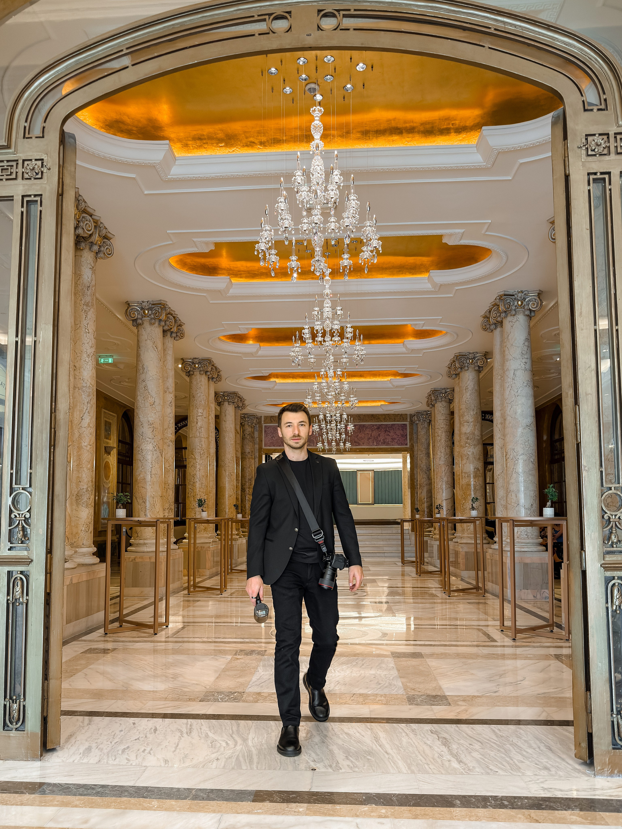 ABOUT ME. Wedding Photographer in Bucharest — Manu Ivanciu