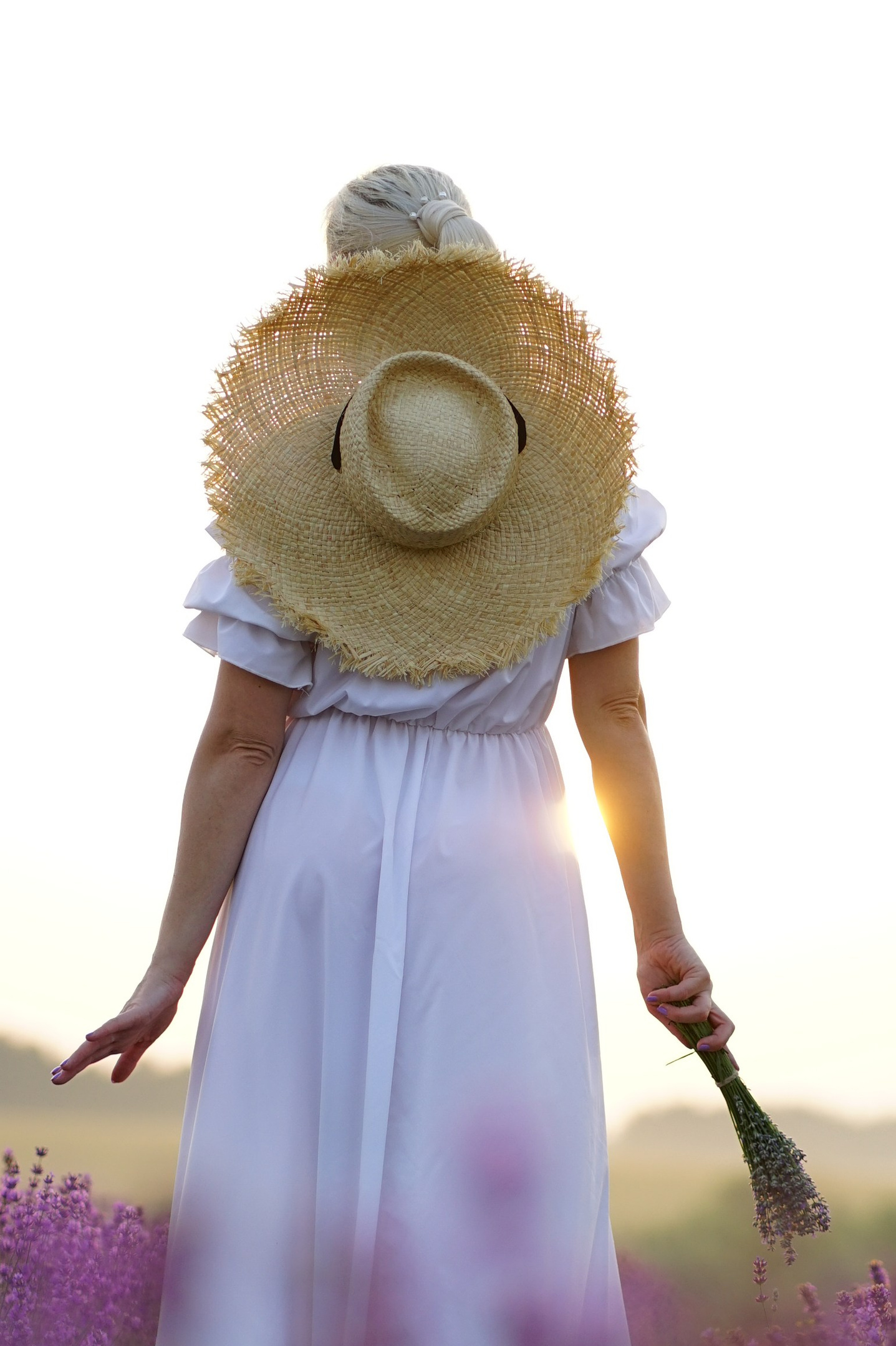 фотосесія на світанку в лаванді, лавандове поле фотосесія