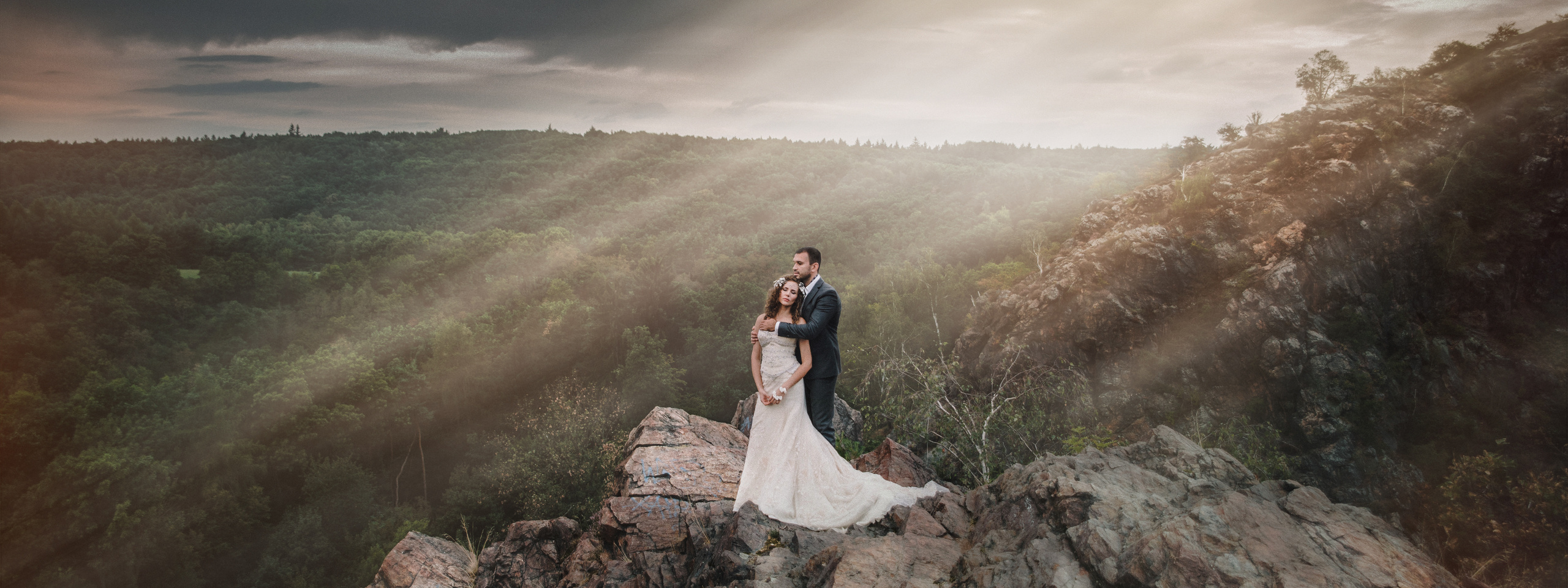 Romantic wedding in Prague. Wedding and portrait photographer in Poland Vitali Frozen