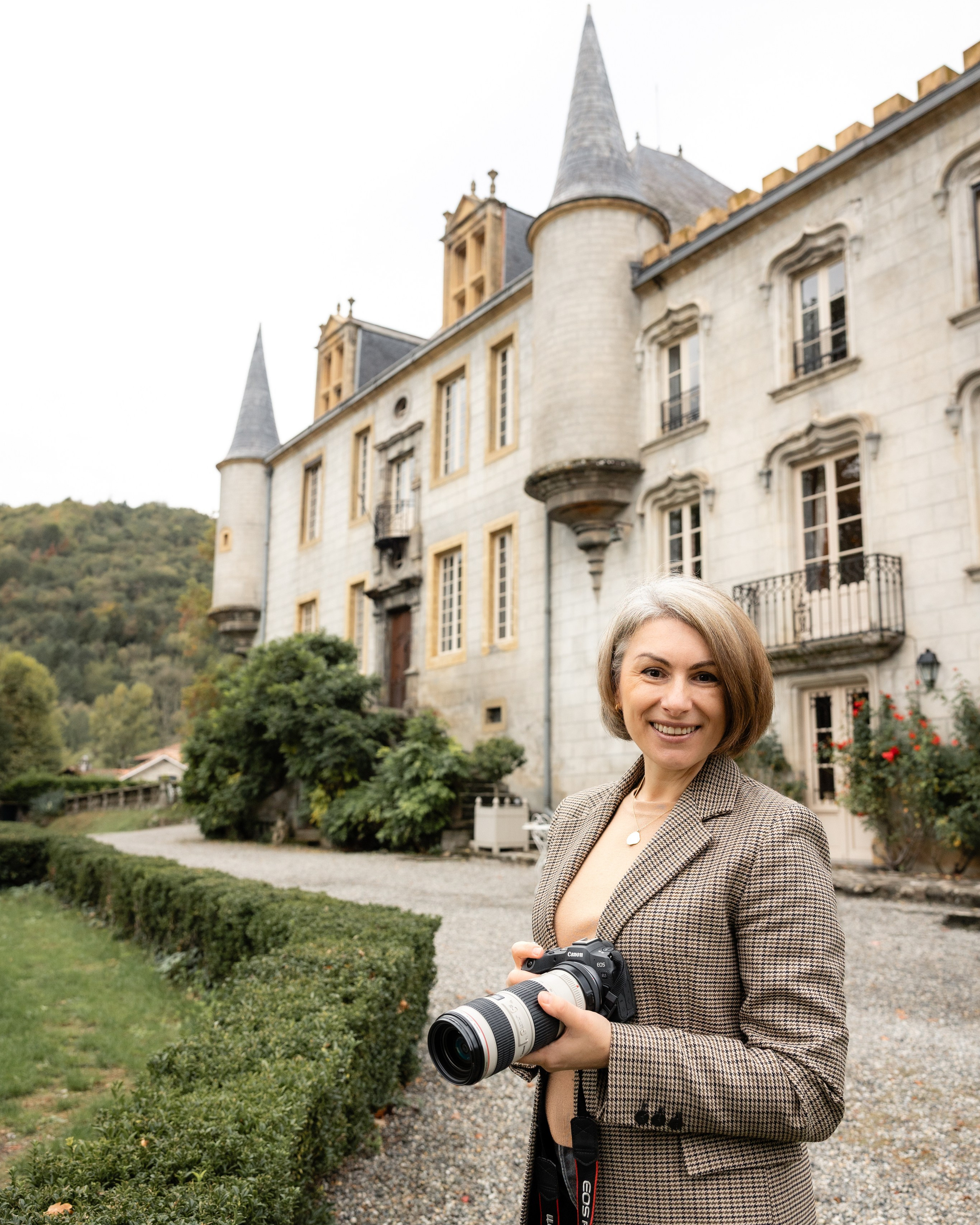 Eugénie Smirnova, destination wedding photographer based in France working with international couples.
