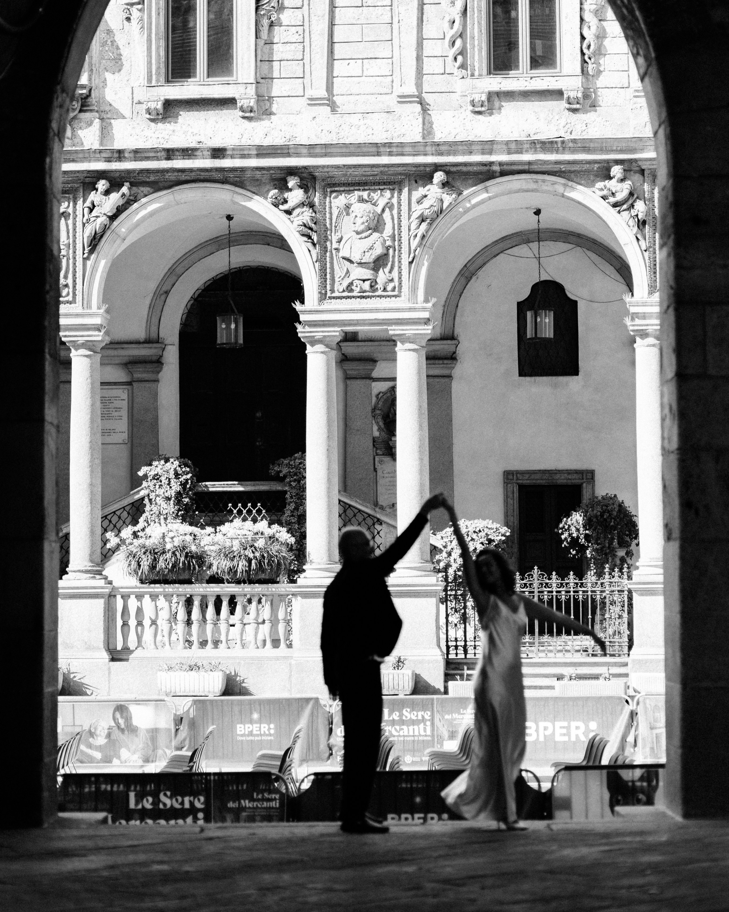 About. Liza Bizzaro — Italy Wedding, Love Story & Portrait Photographer in Milan, Turin, Piedmont and Across Italy