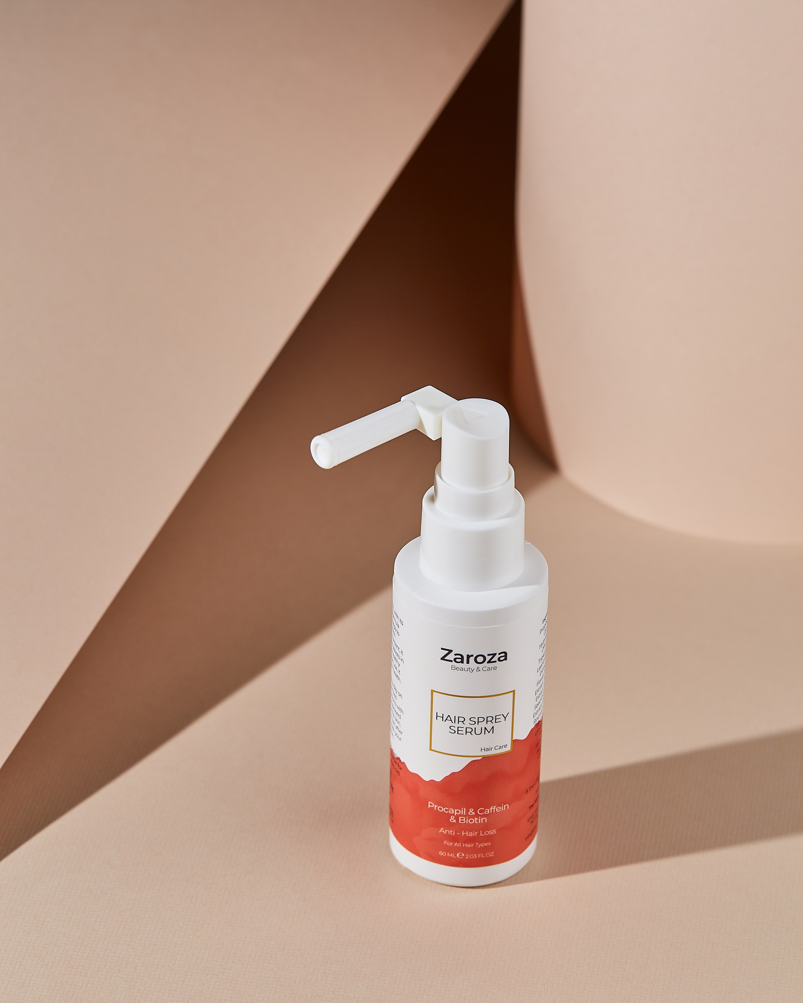 Dəri tonlarına uyğun yumşaq rəng palitrasında çəkilmiş kosmetika məhsulu fotosu