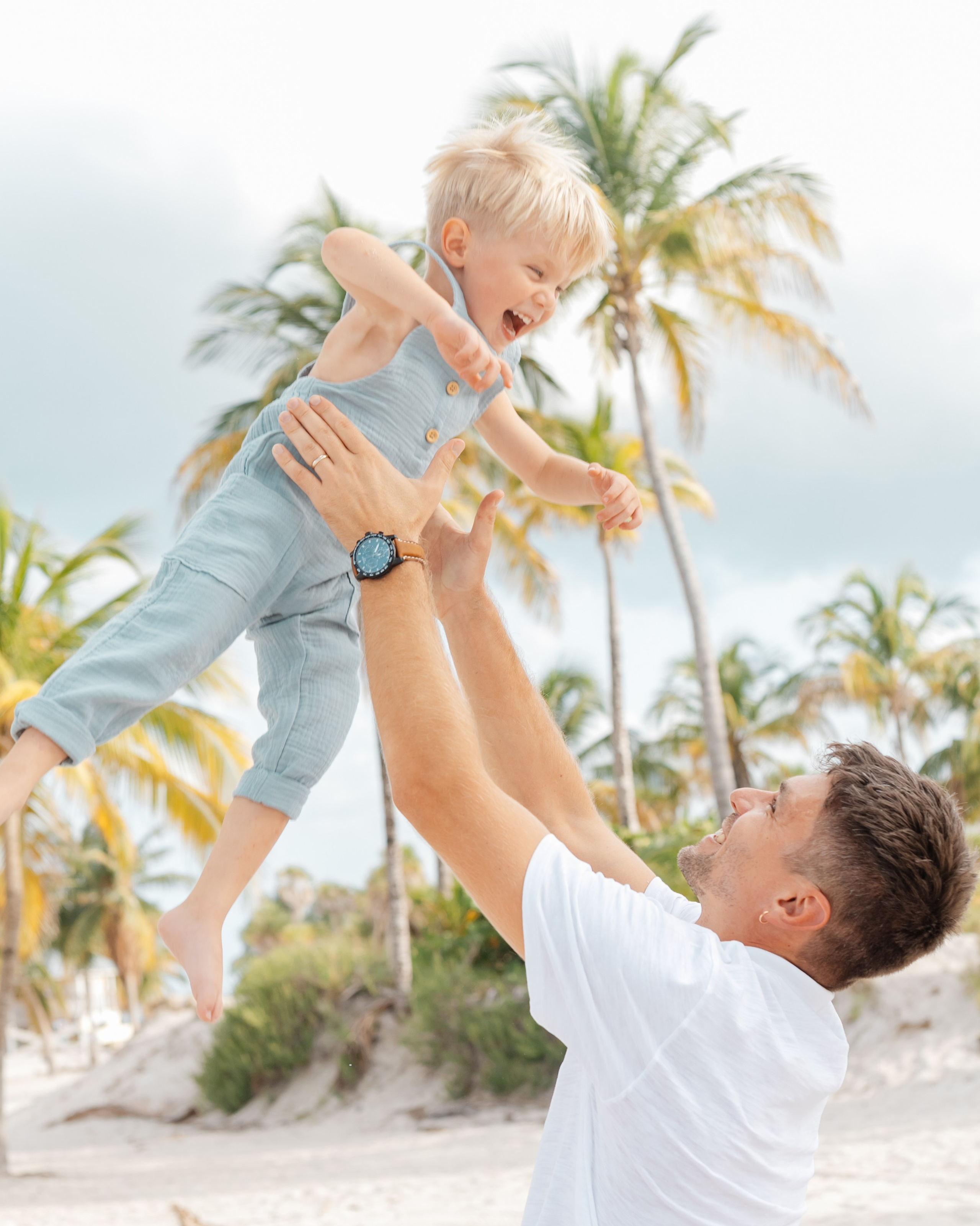Capturing Cherished Moments: Family Photoshoots on Miami Beaches. Portrait and graduation photographer Marina Simanava
