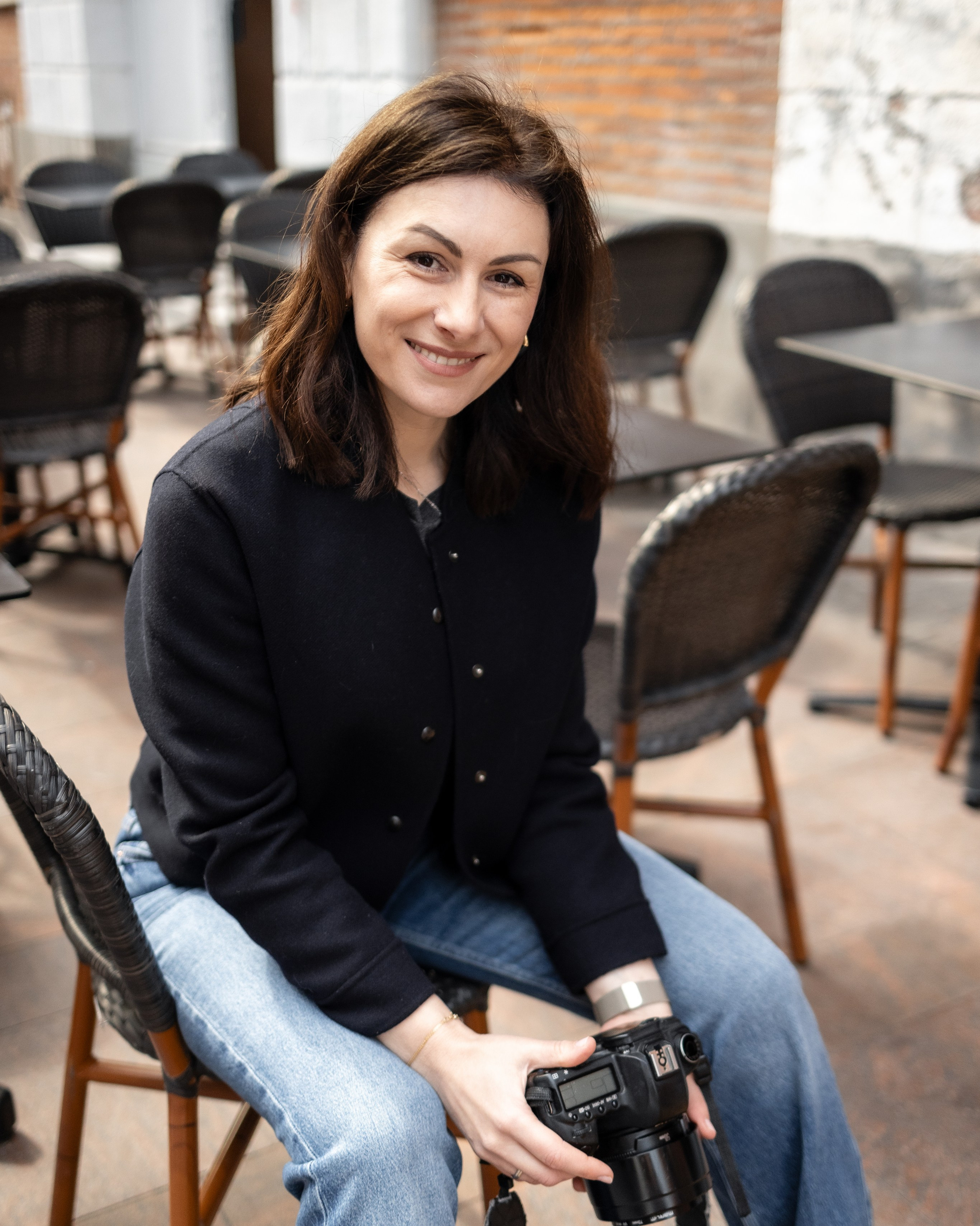 Семейная фотосъемка в стиле лайфстайл в Тулузе: душевная фотосессия для семьи экспатов. Евгения Смирнова — фотограф в Тулузе и юго-западной Франции