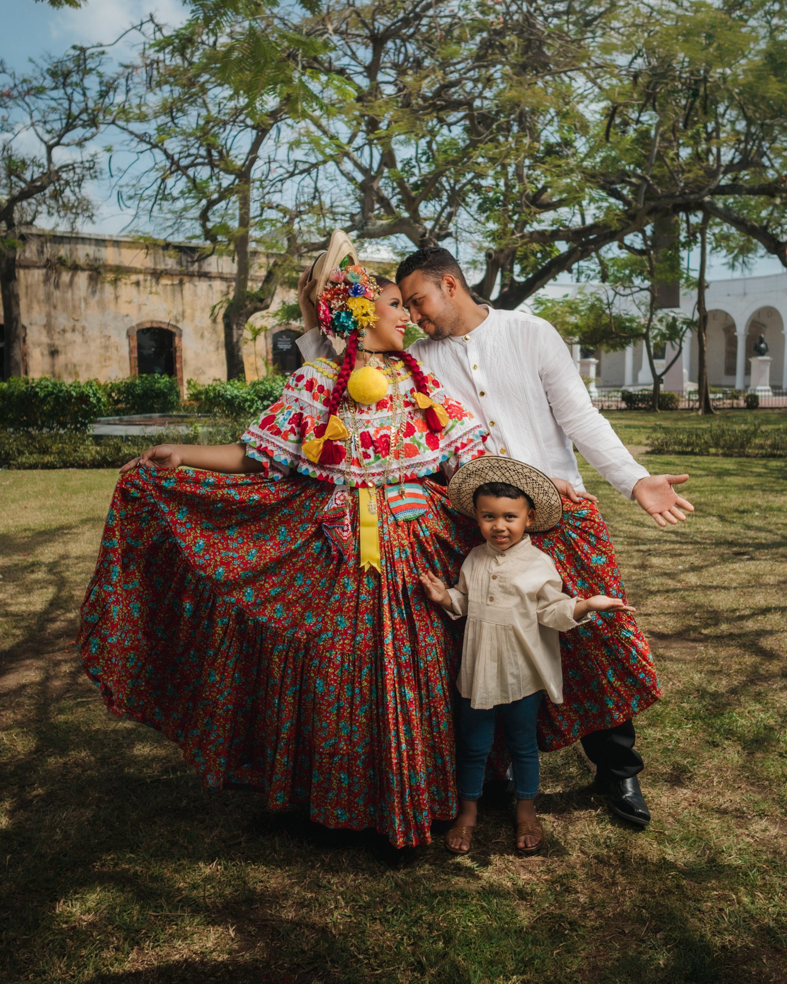 Sesión de fotos con pollera en Panamá · GVPhoto