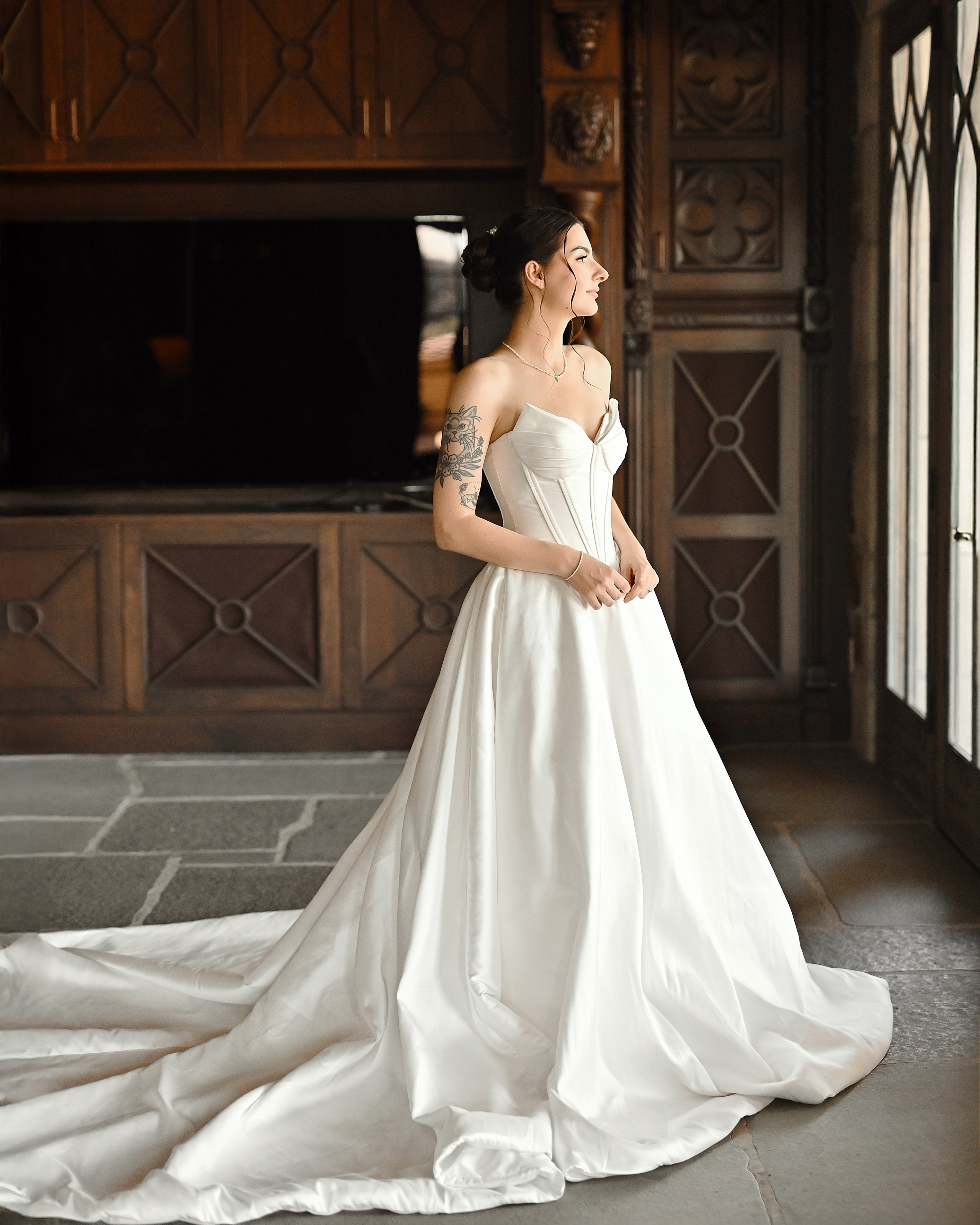 About Wedding Photographer Vancouver WA | Editorial & Refined Style. Alena Tau | Wedding & Family Photographer Vancouver WA and Portland OR