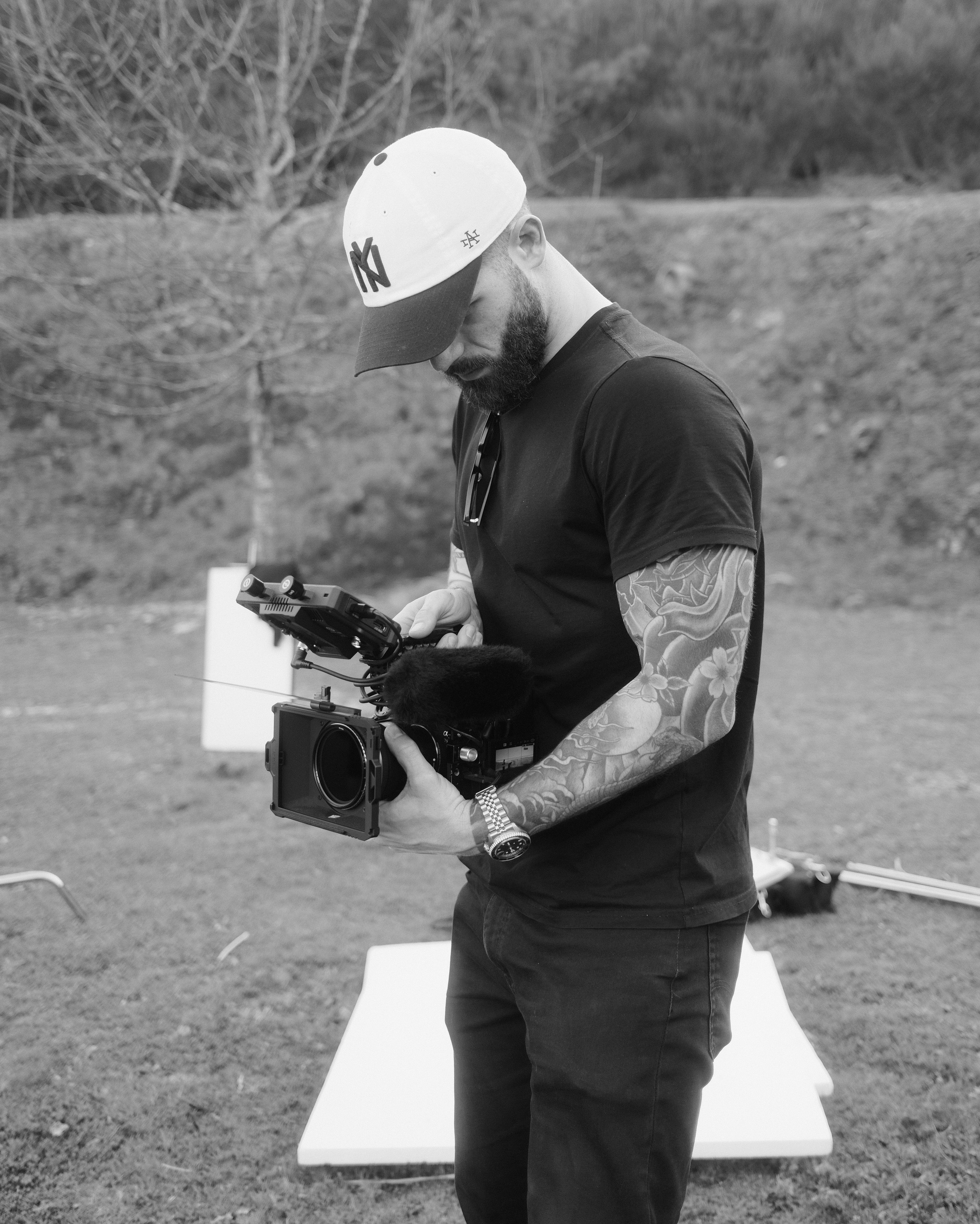 Videógrafo da Khave Media a filmar durante uma produção no exterior