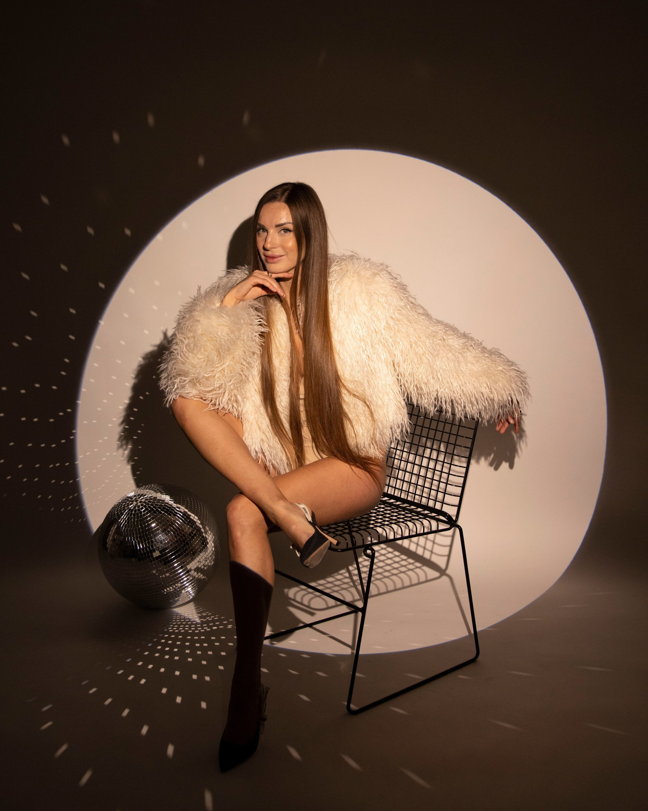BACKGROUND COLORS. SHOOT IT YOURSELF — SELF PORTRAIT STUDIO IN CHICAGO