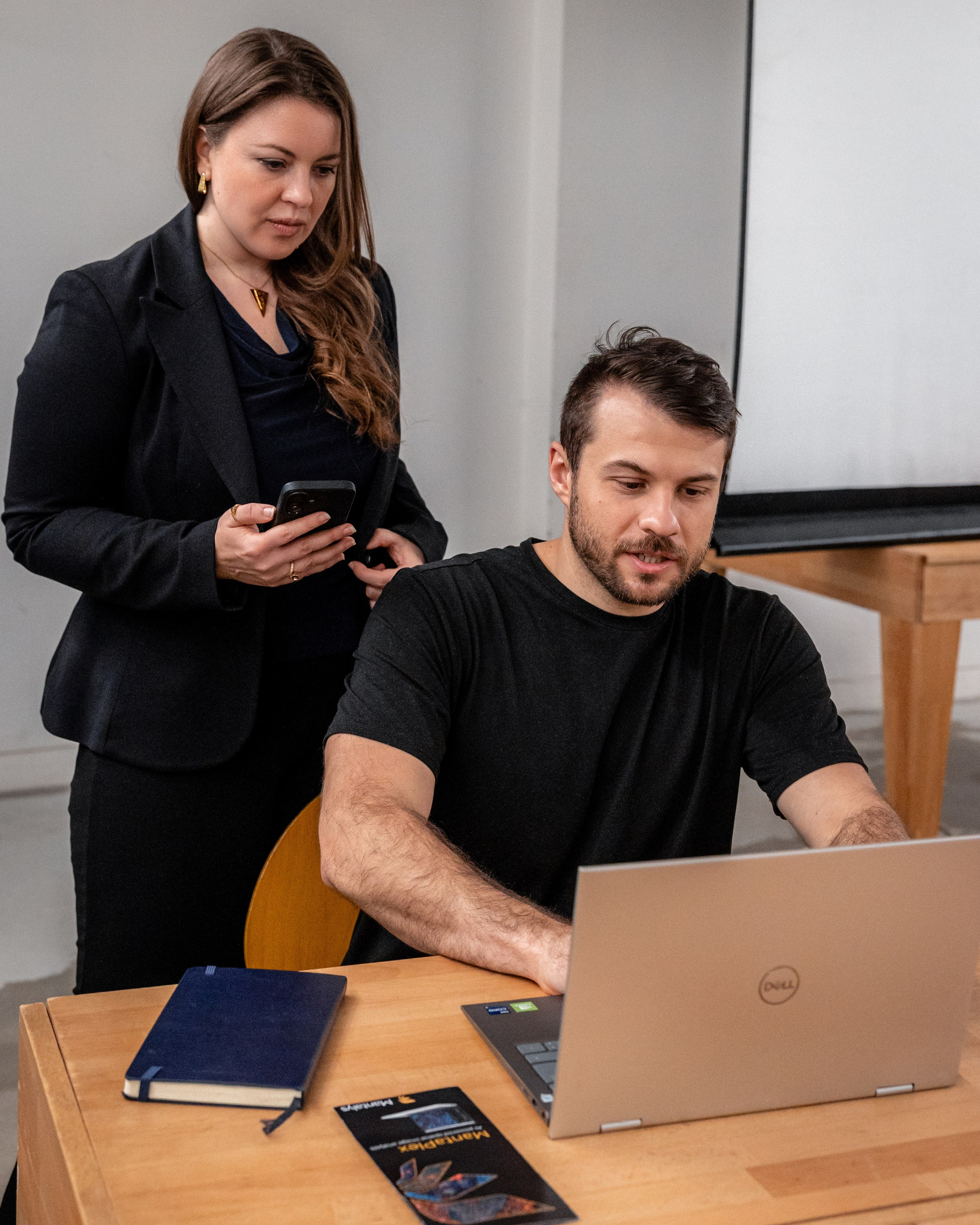 Corporate photographer in Toulouse for headshots, teams and business communication. Executive & Corporate Photographer in Toulouse | Personal Branding by Eugenie Smirnova