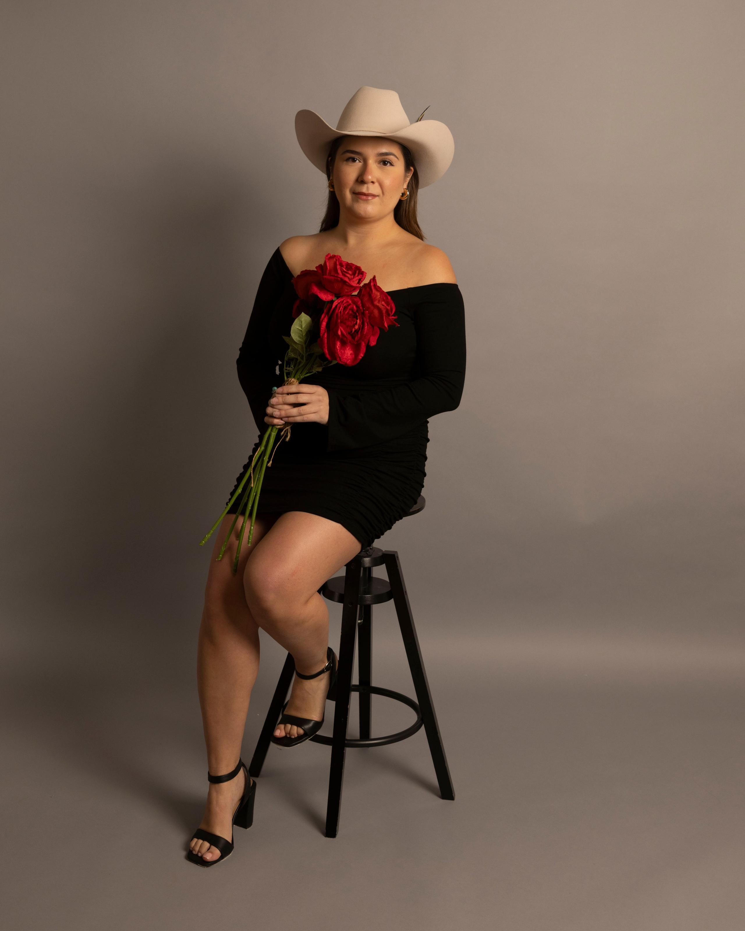 BACKGROUND COLORS. SHOOT IT YOURSELF — SELF PORTRAIT STUDIO IN CHICAGO
