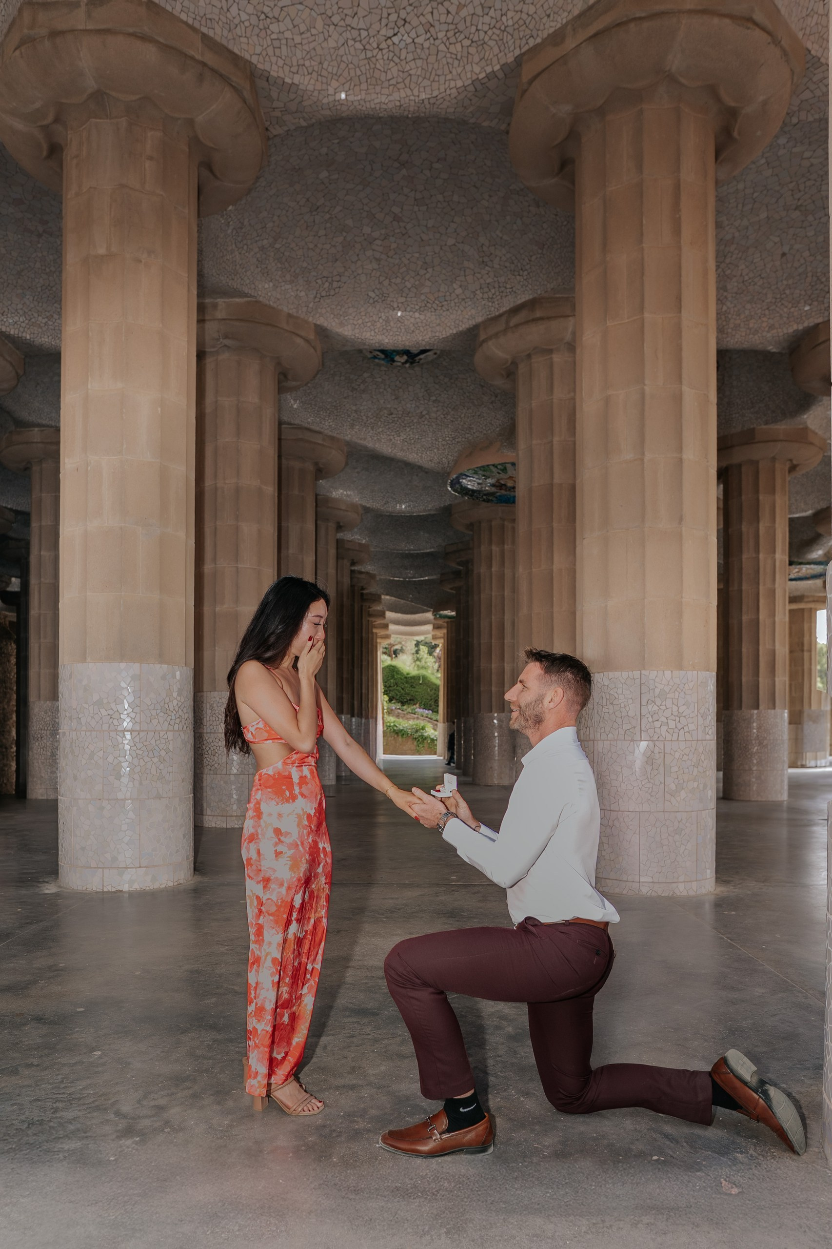 Proposal park Guell. DiaFoto — Wow Photographer in Barcelona | Premium Barcelona Photoshoot Experience