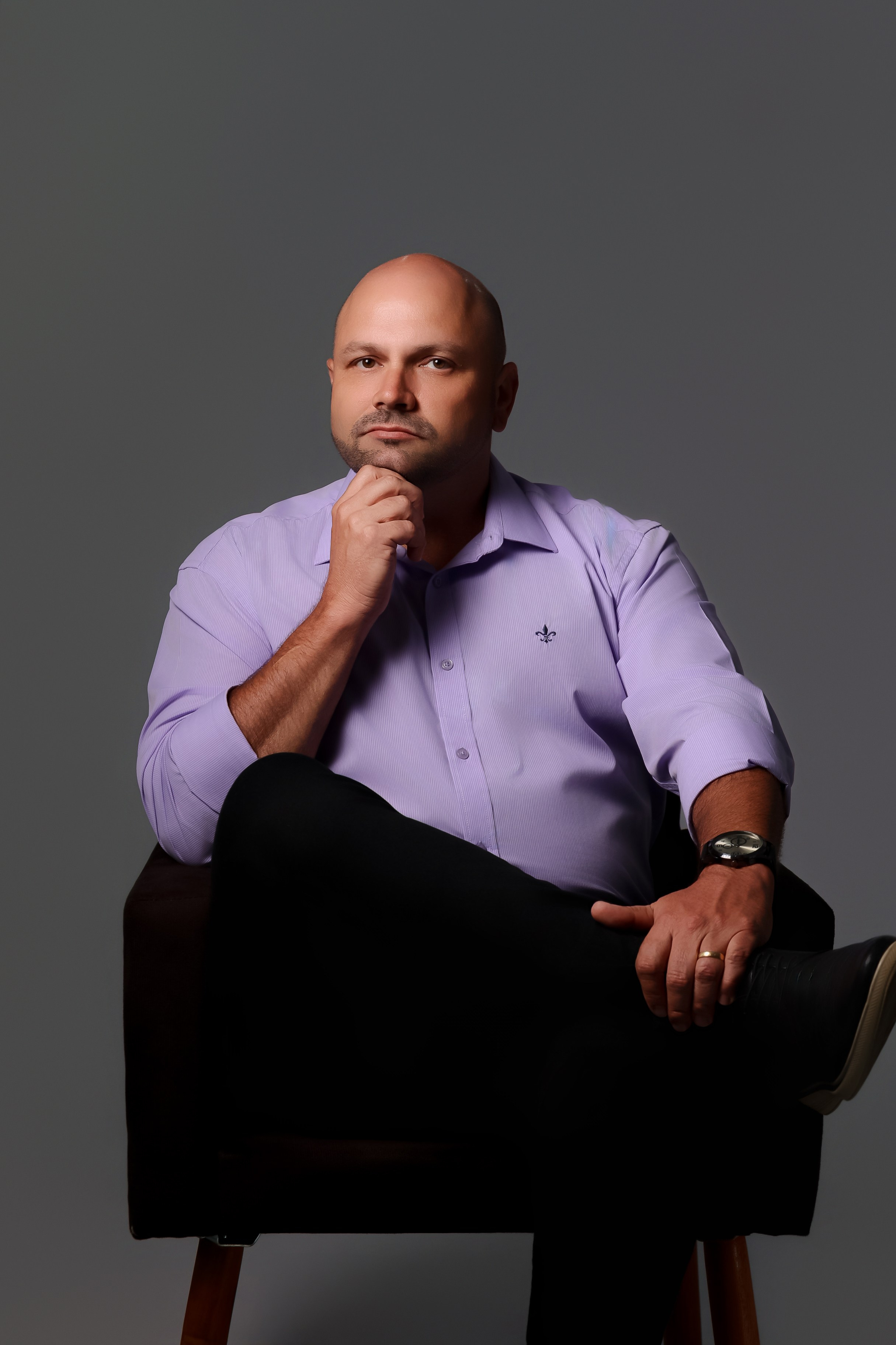 Como posar para retratos corporativos em Indaial, Timbó e Blumenau. Fotografia Fernando Martins