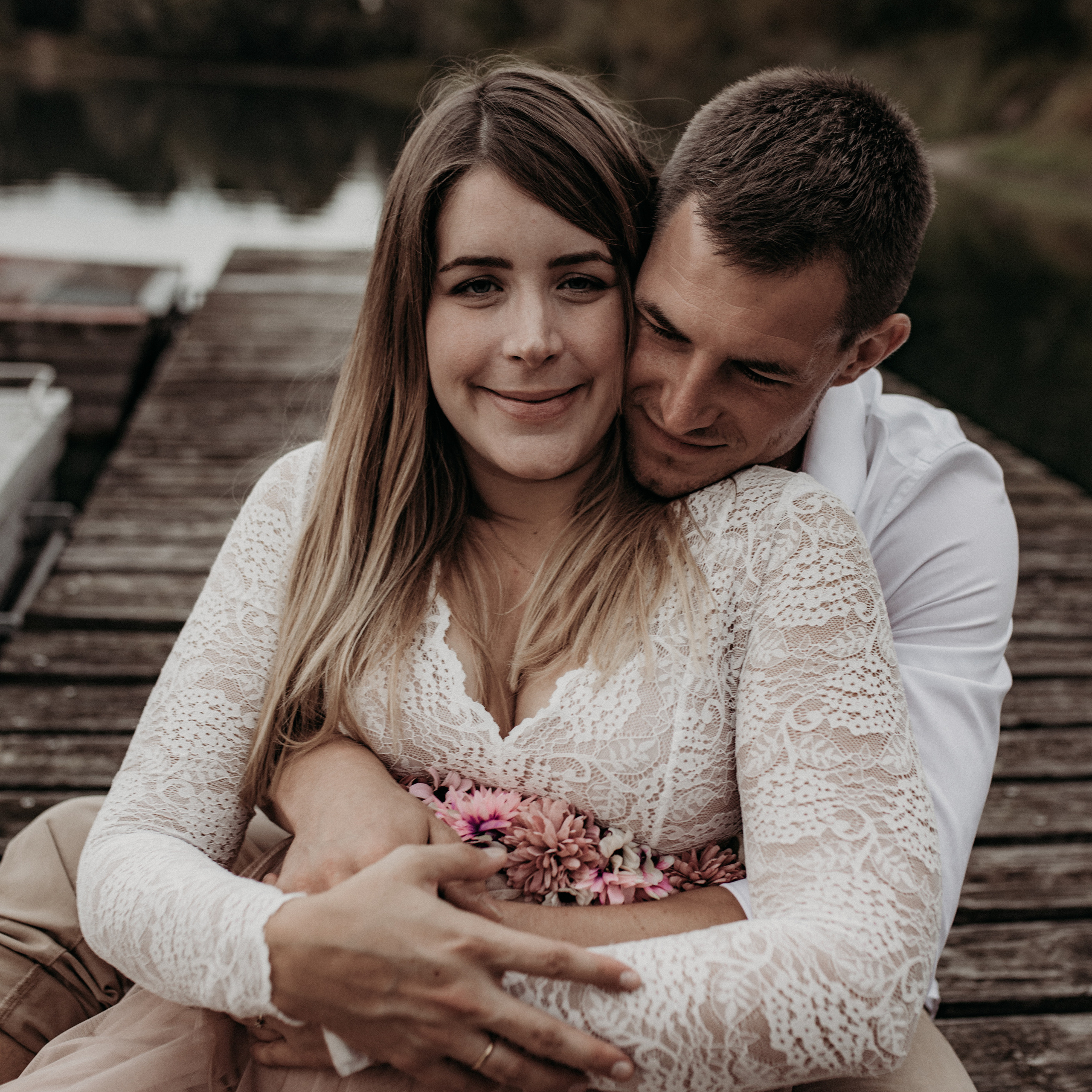 Schöne Schwangerschaftsfotos outdoor.