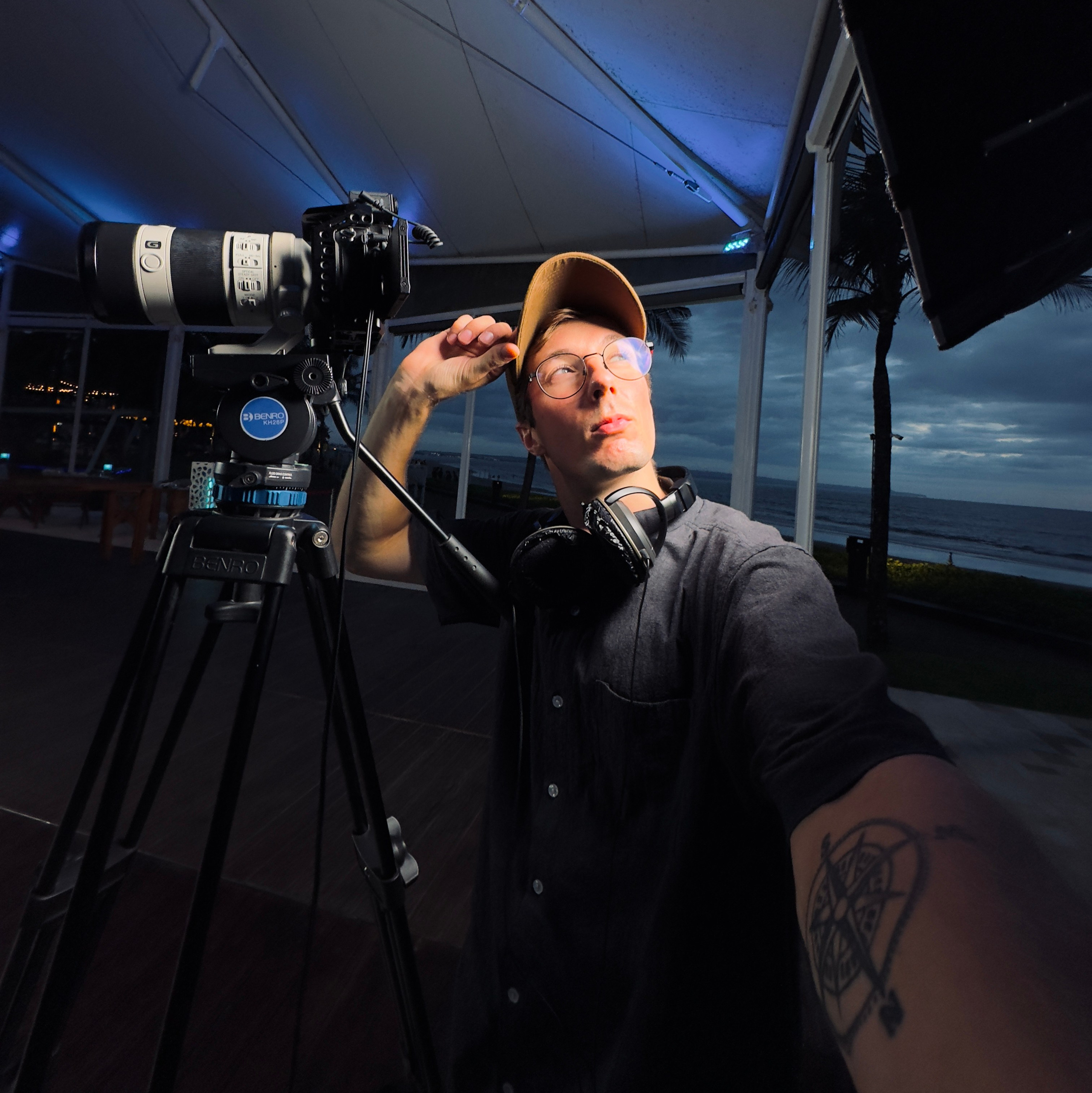 Kontakti. Sky Films — Wedding videographer, kāzu filmēšana, kāzu videografs. Rig