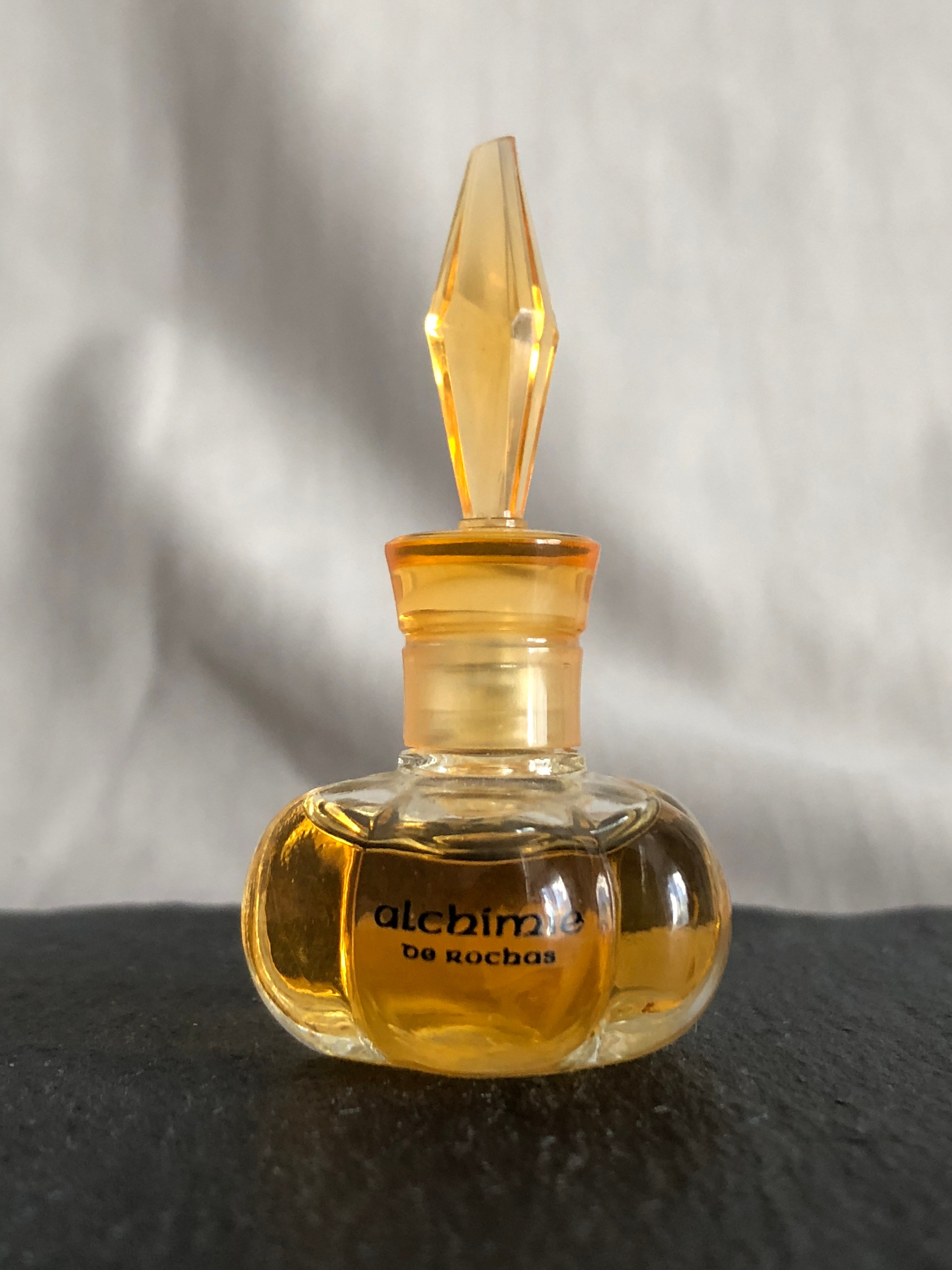 Vintage Parfume. Современнные и актикварные украшения в Барселоне, Москве и Санкт-Петербурге