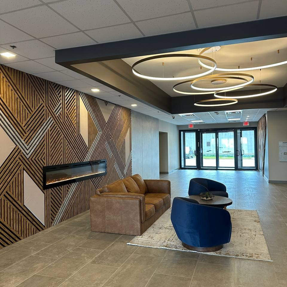 LOCATION. SHOOT IT YOURSELF — SELF PORTRAIT STUDIO IN CHICAGO