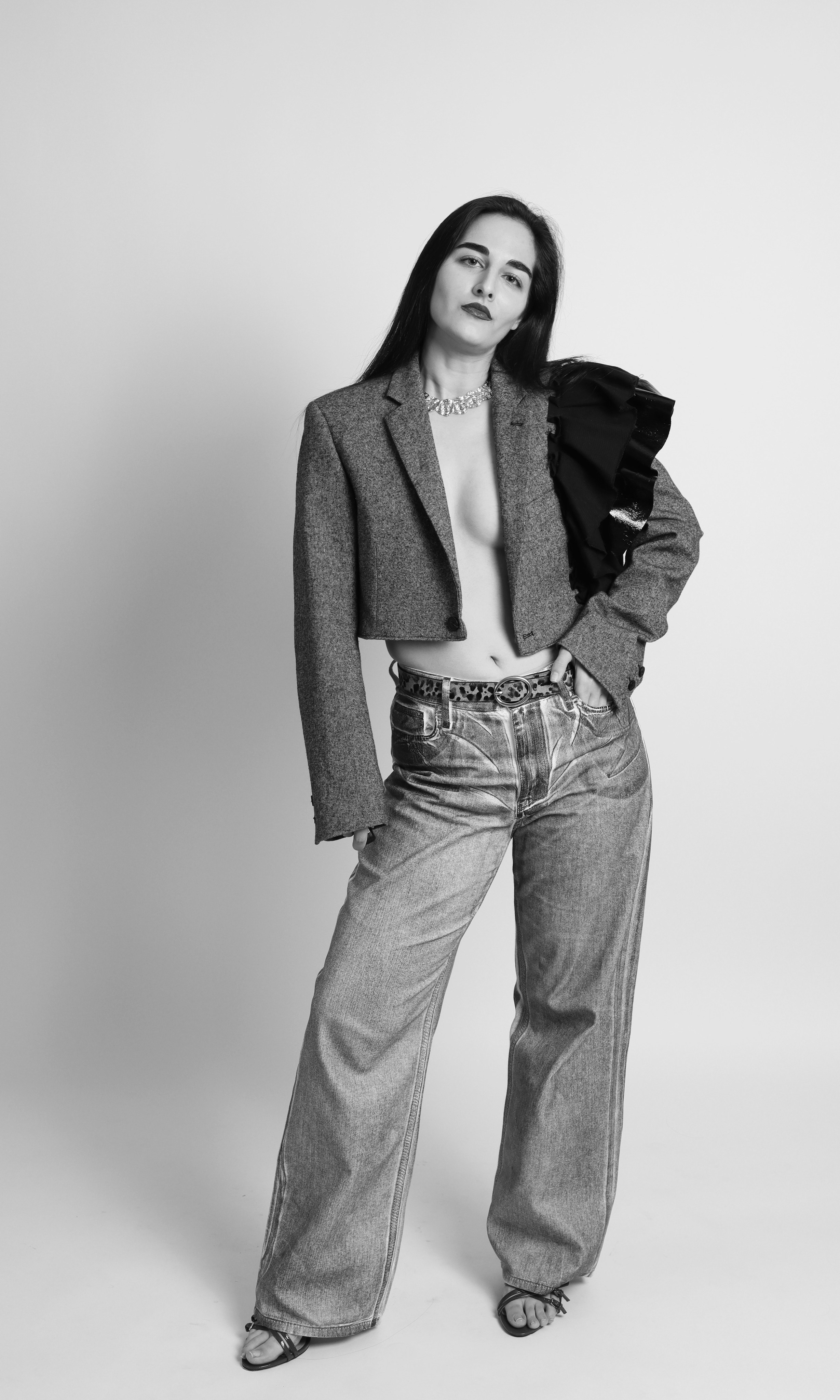 Белый фон. SHOOT IT YOURSELF — SELF PORTRAIT STUDIO IN CHICAGO