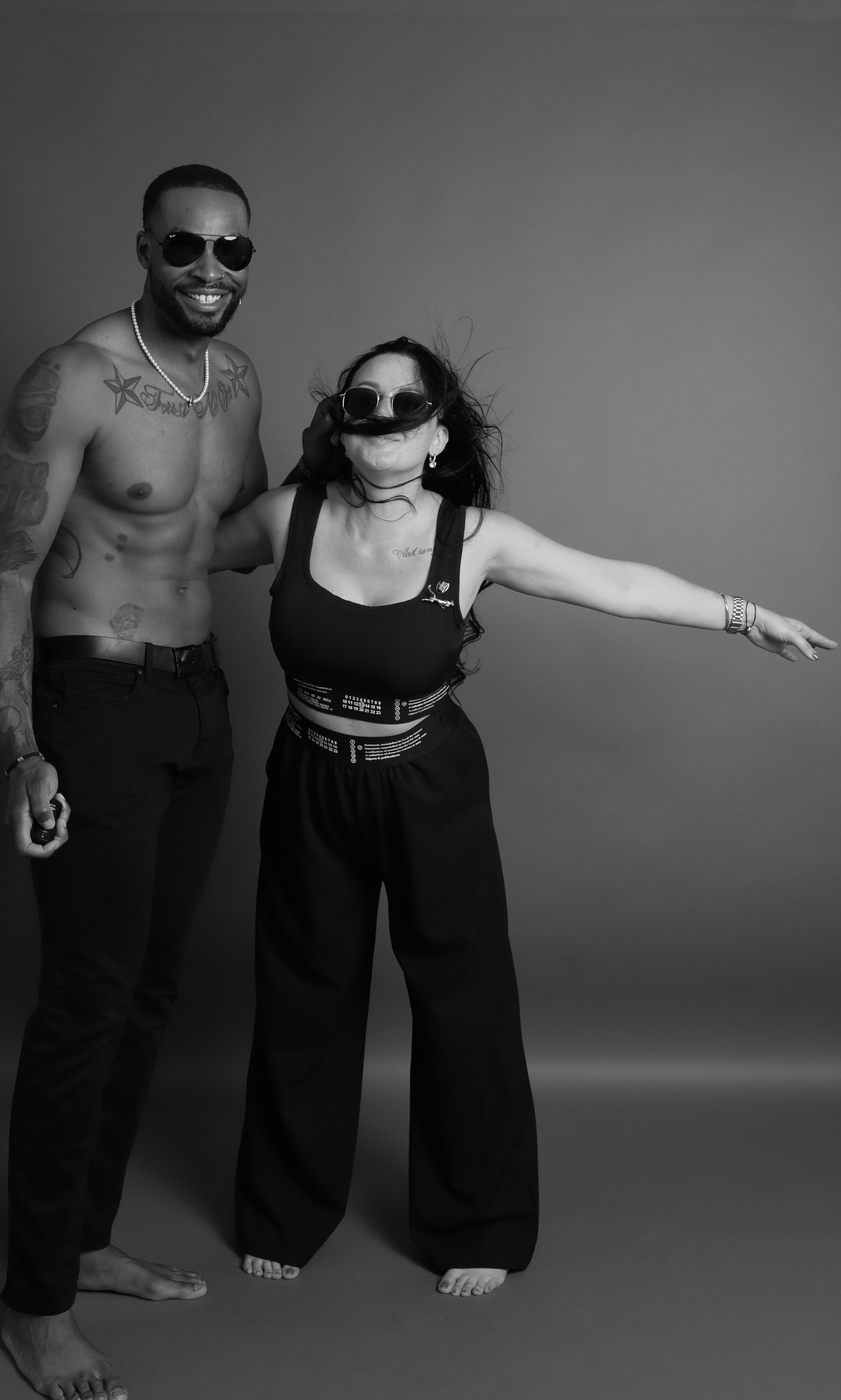 Оливковый фон. SHOOT IT YOURSELF — SELF PORTRAIT STUDIO IN CHICAGO